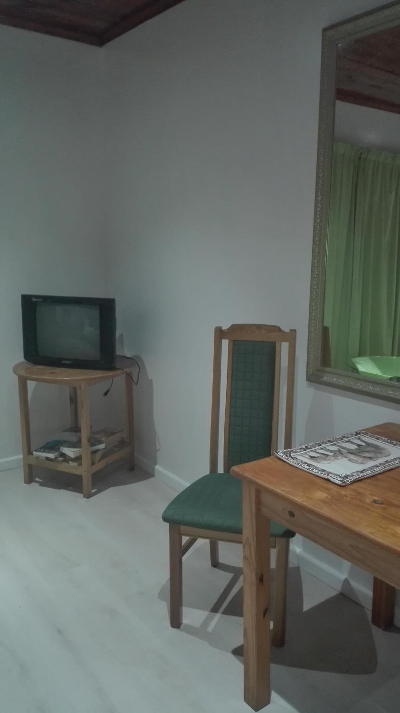 Double Room with Private Bathroom - Photo 4