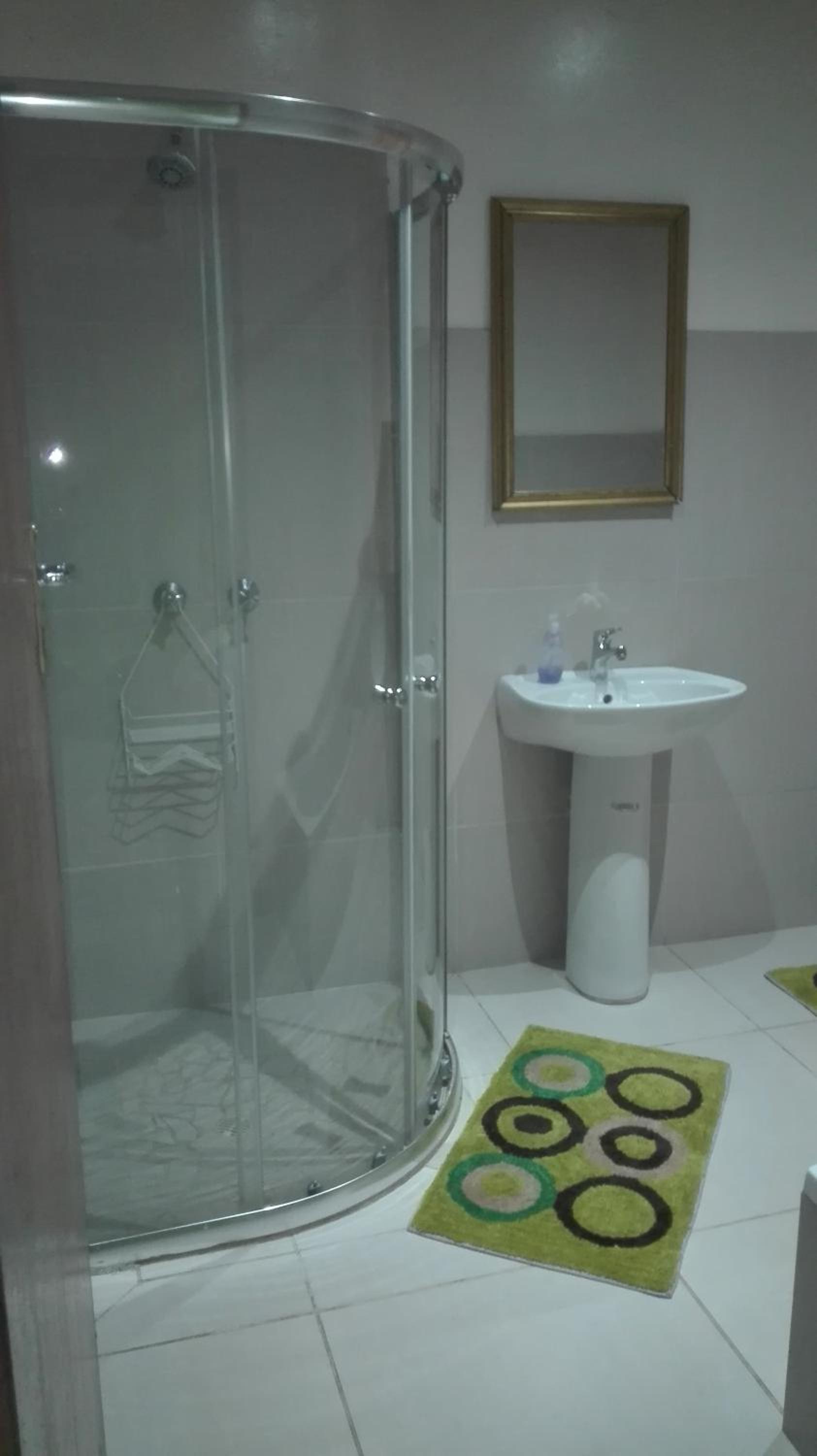 Double Room with Private Bathroom - Photo 8