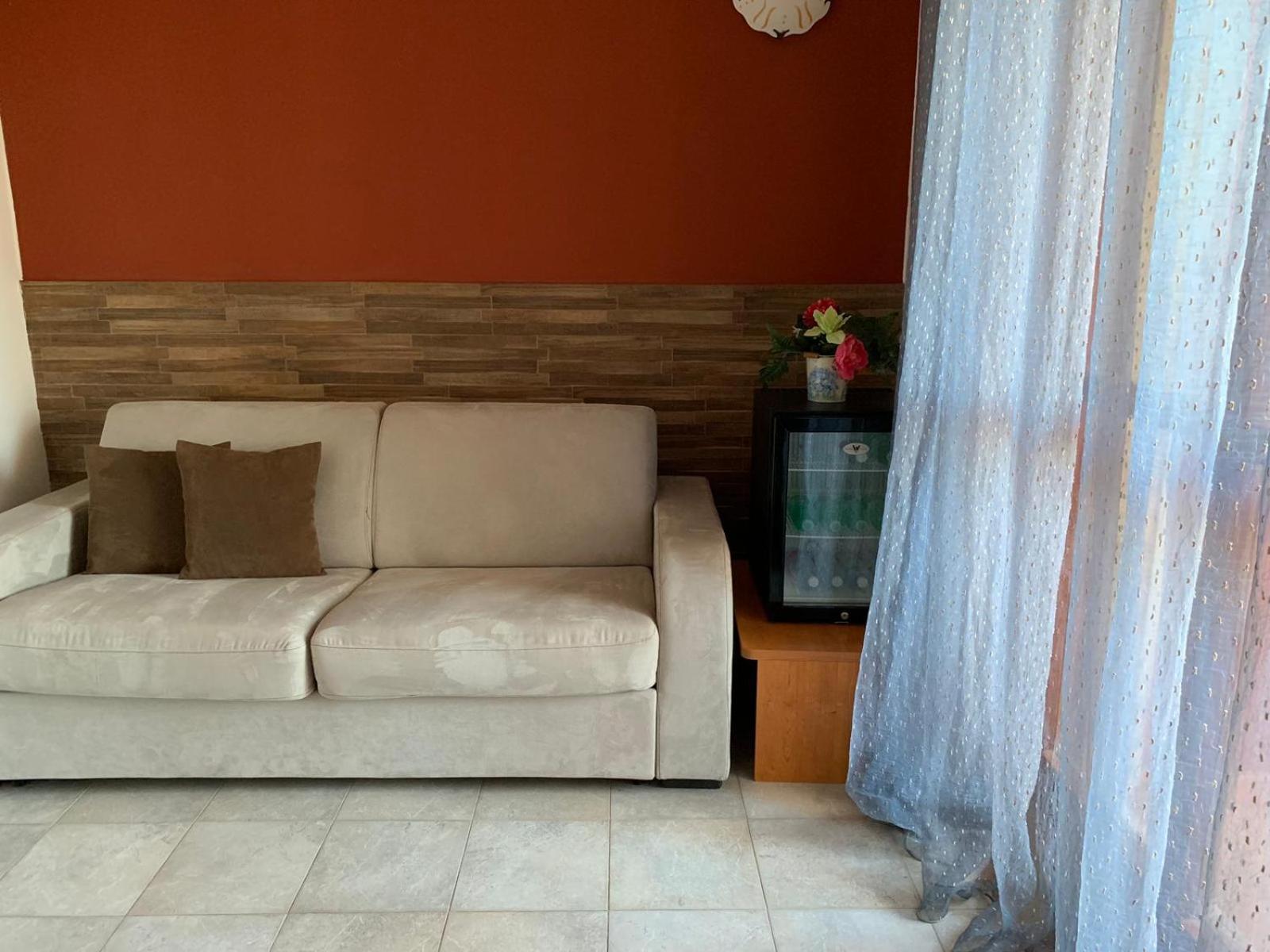Family Room - Photo 7