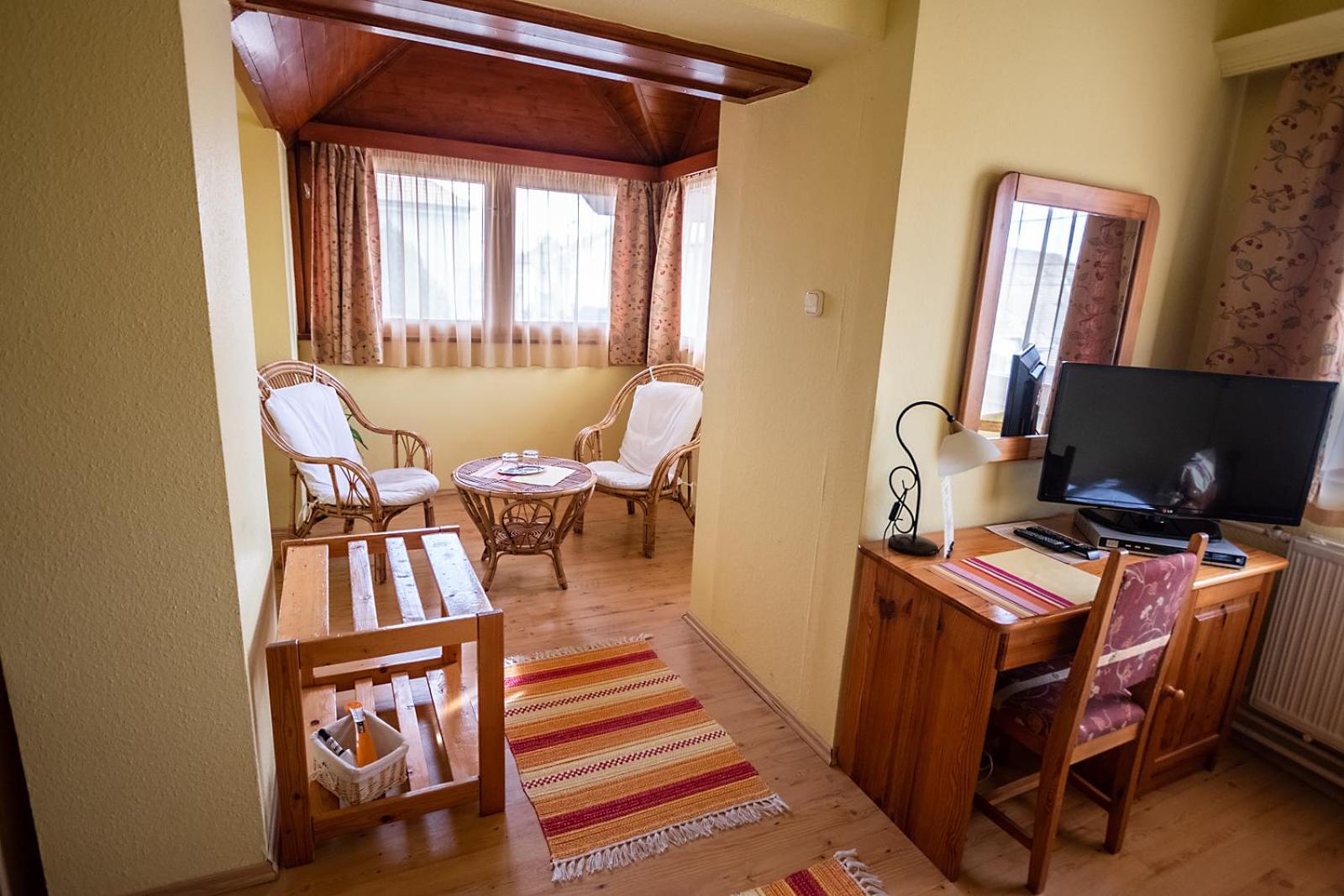 Twin Room - Photo 2