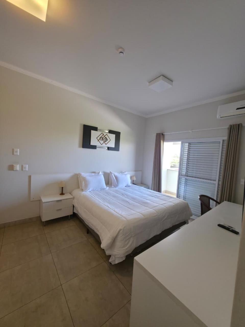 Deluxe King Room photo 3