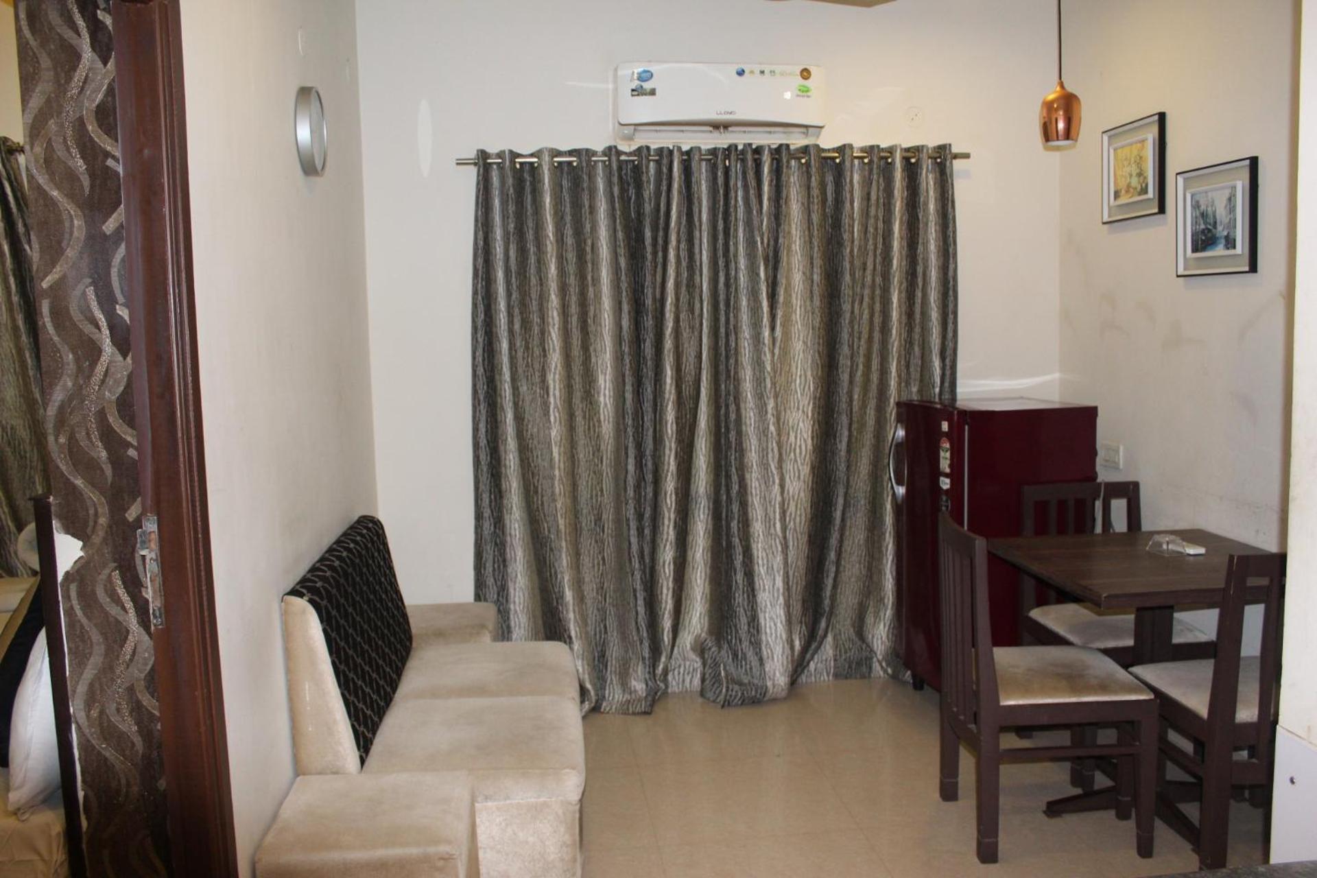 Studio - Split Level - Photo 2