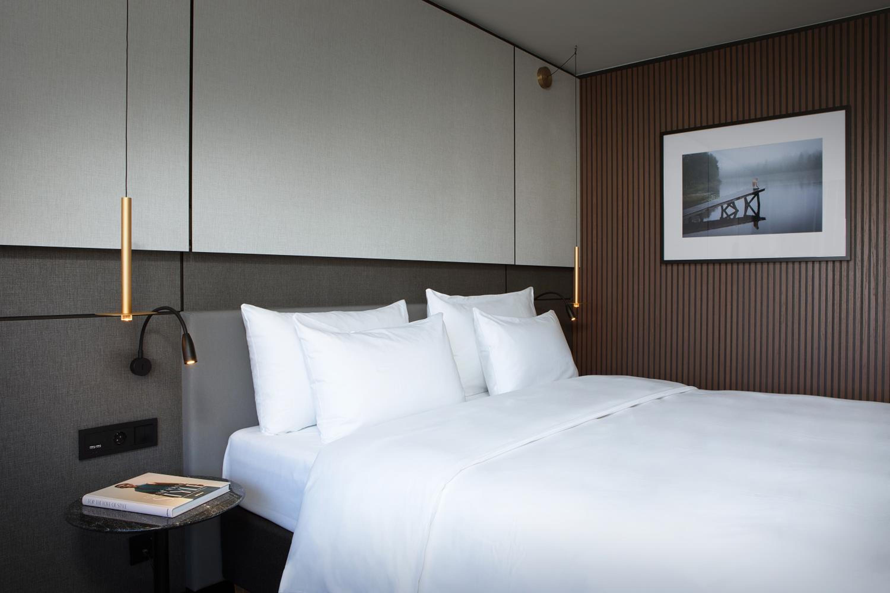 Premium Room with Fjord View - Photo 12