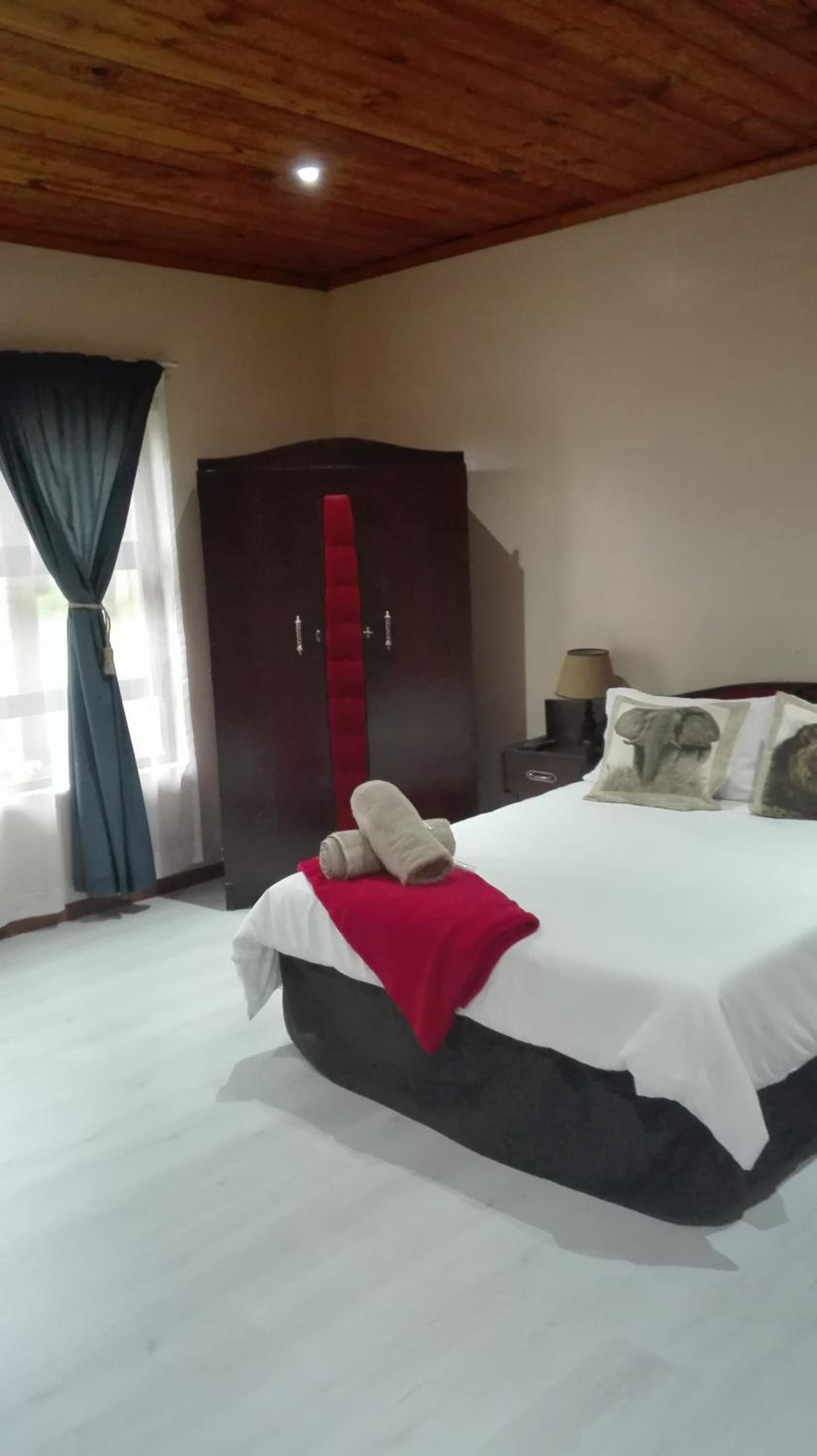 Double Or Twin Room With Shared Bathroom photo 1