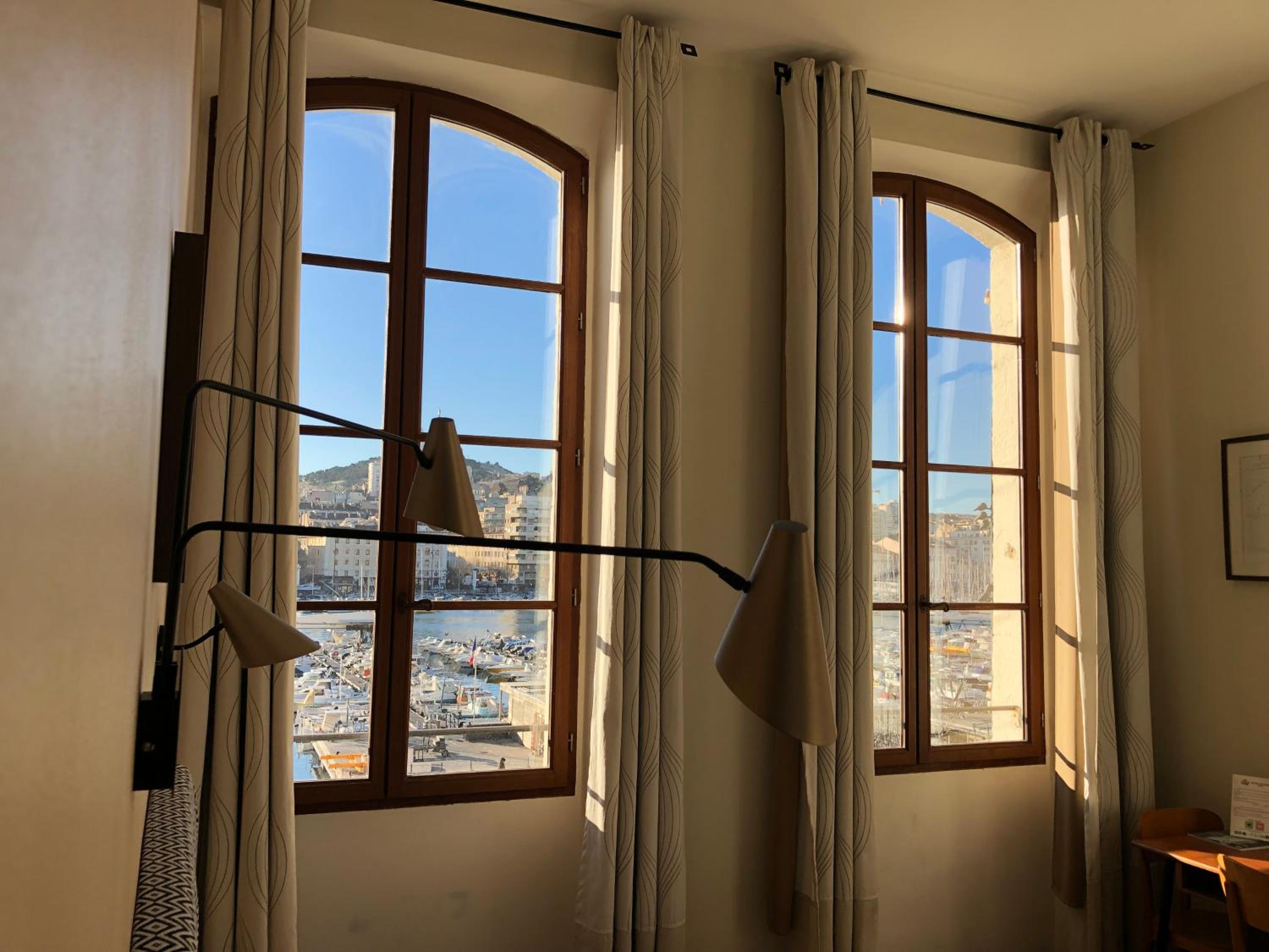 Superior Twin Room with Old Port View photo 3
