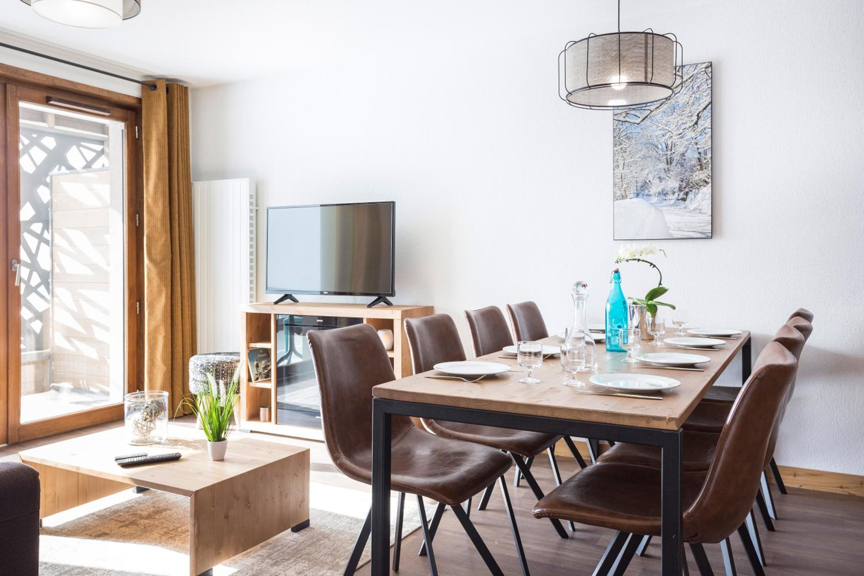 Three-Bedroom Apartment - South Side - 8 Persons