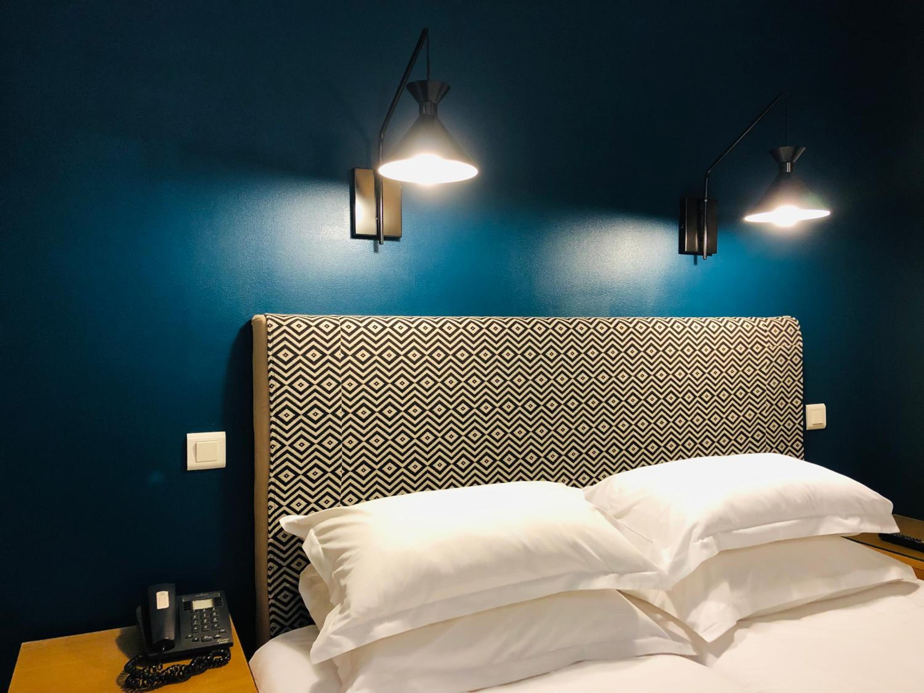 Classic Twin Room with Old Port View photo 2