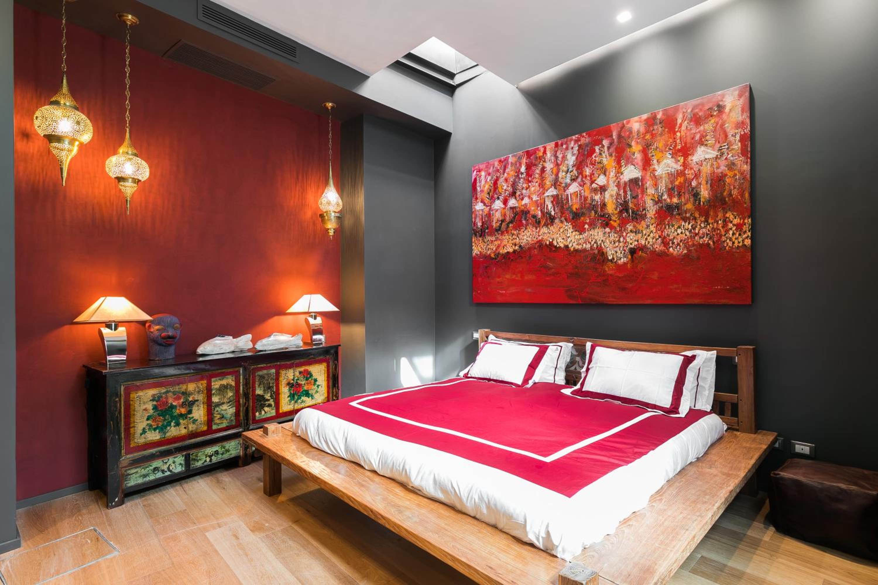 Four-Bedroom Deluxe Apartment