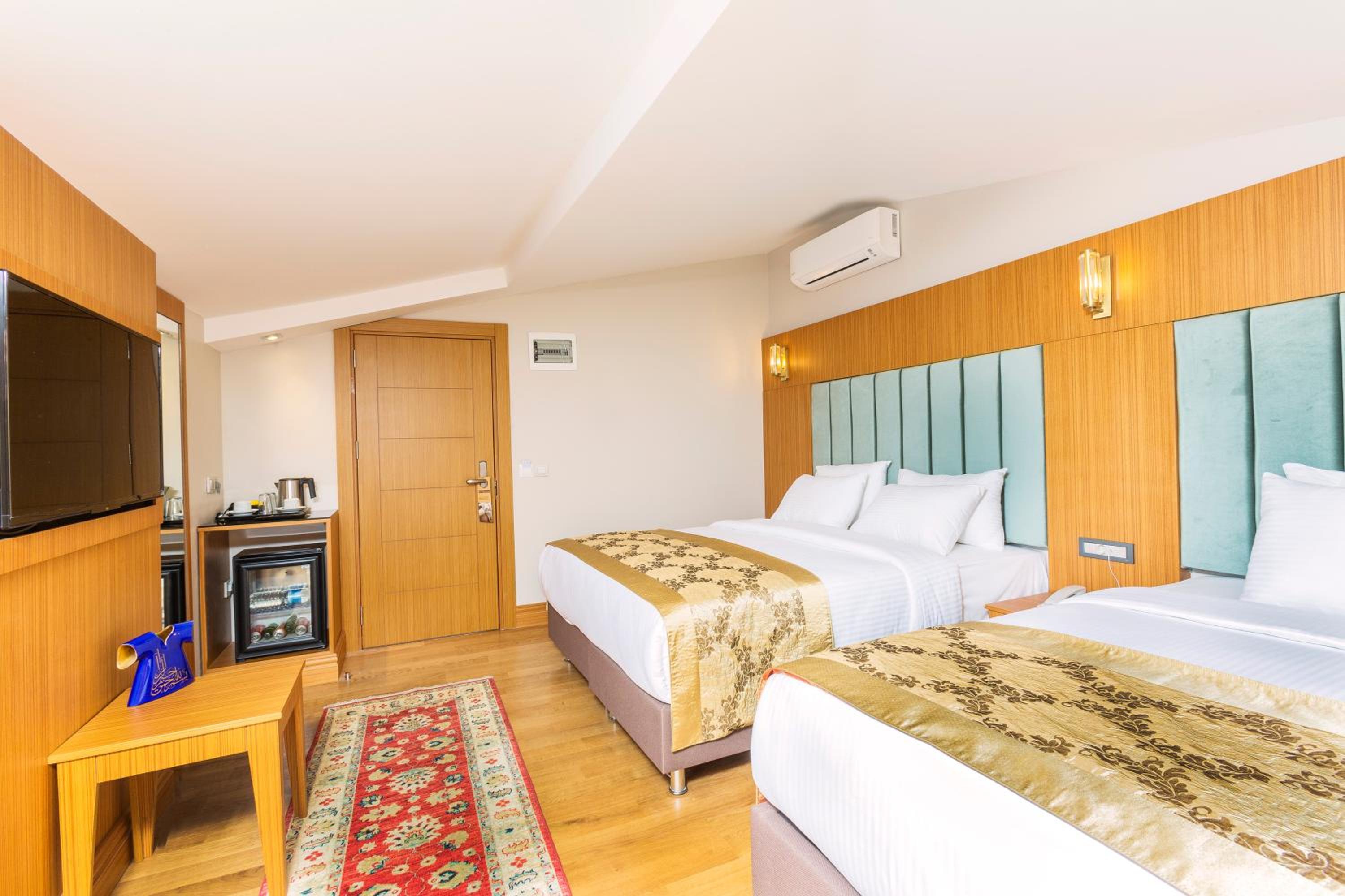 Superior Triple Room with Sea View photo 1