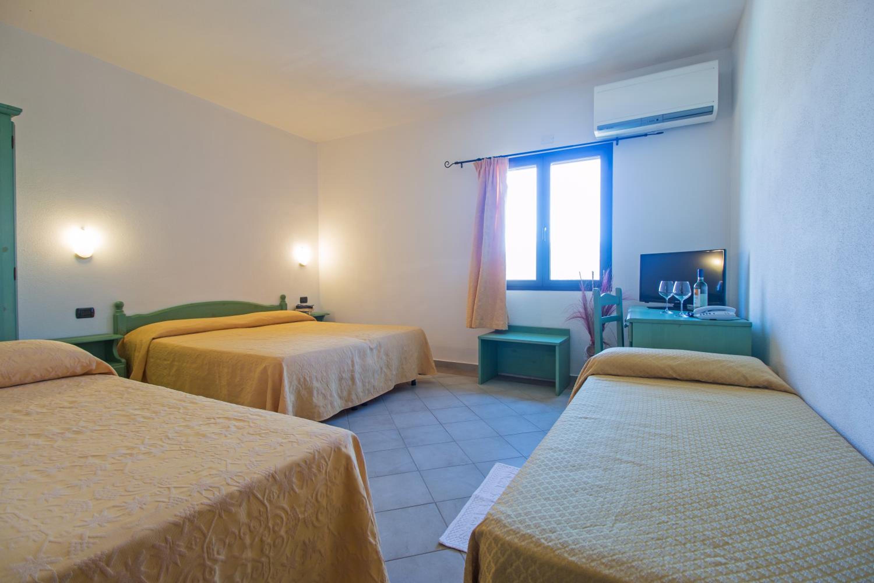 Comfort Quadruple Room - Photo 3