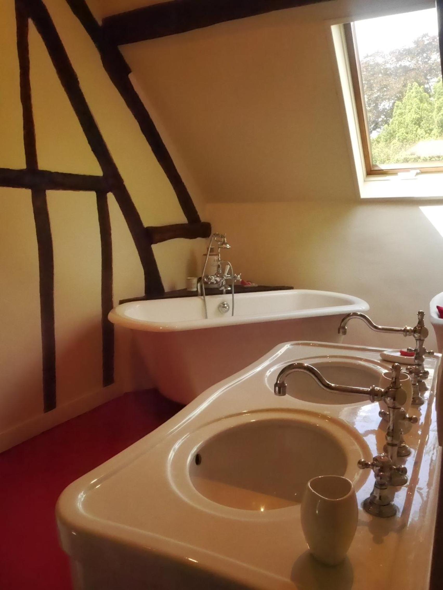 Deluxe Double Room with Bath photo 1