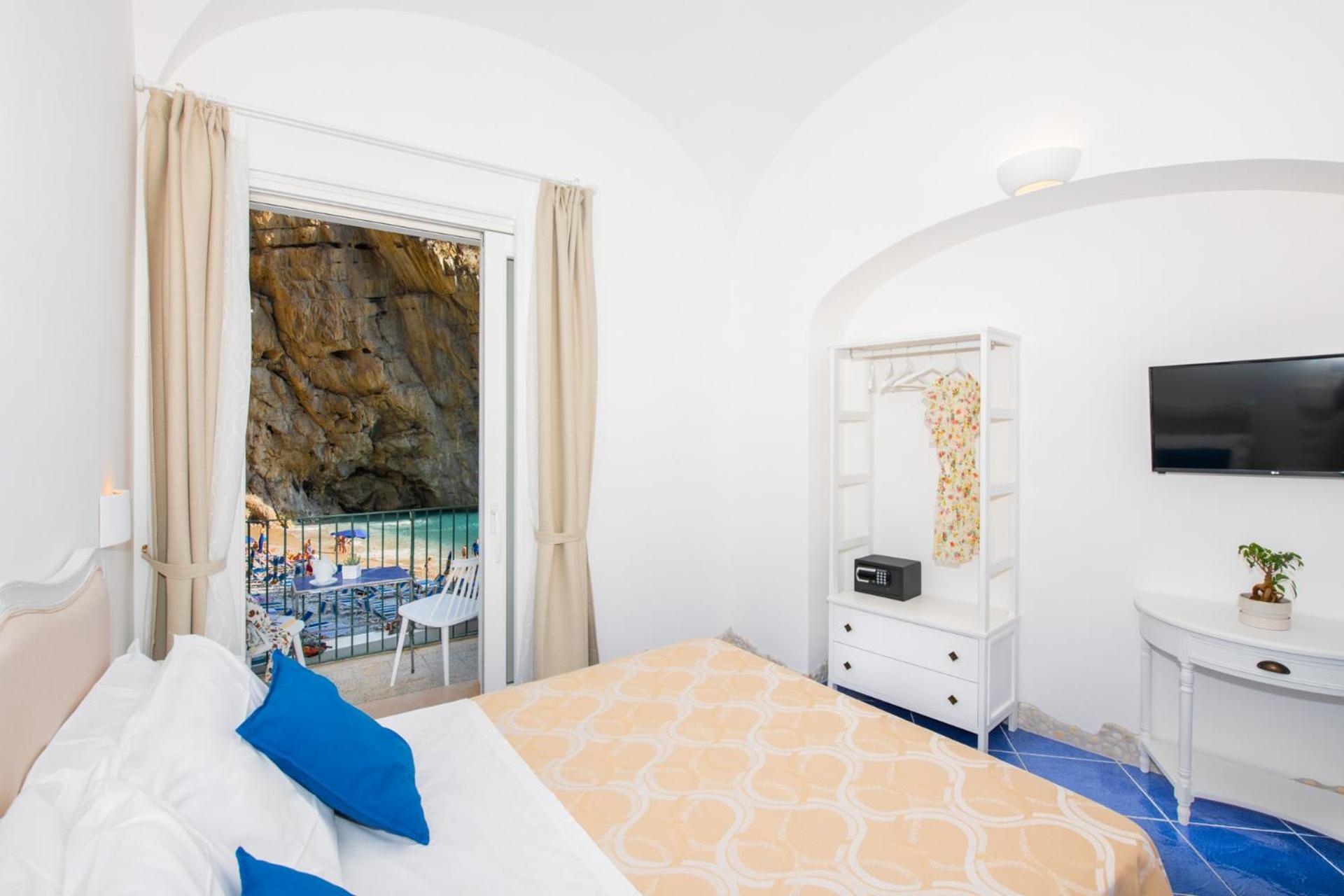 Junior Suite with Sea View - Photo 6