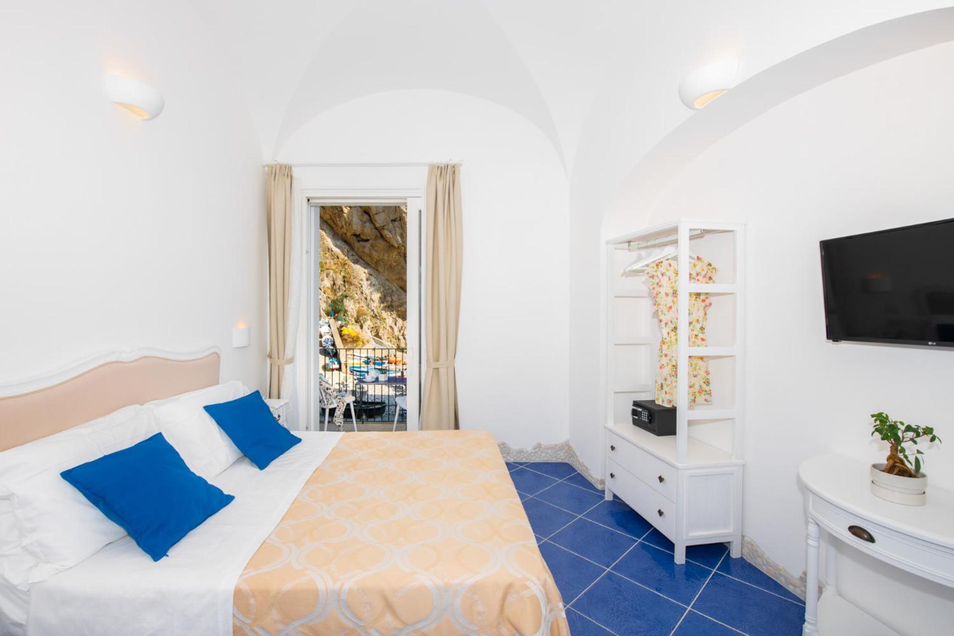 Junior Suite with Sea View - Photo 5