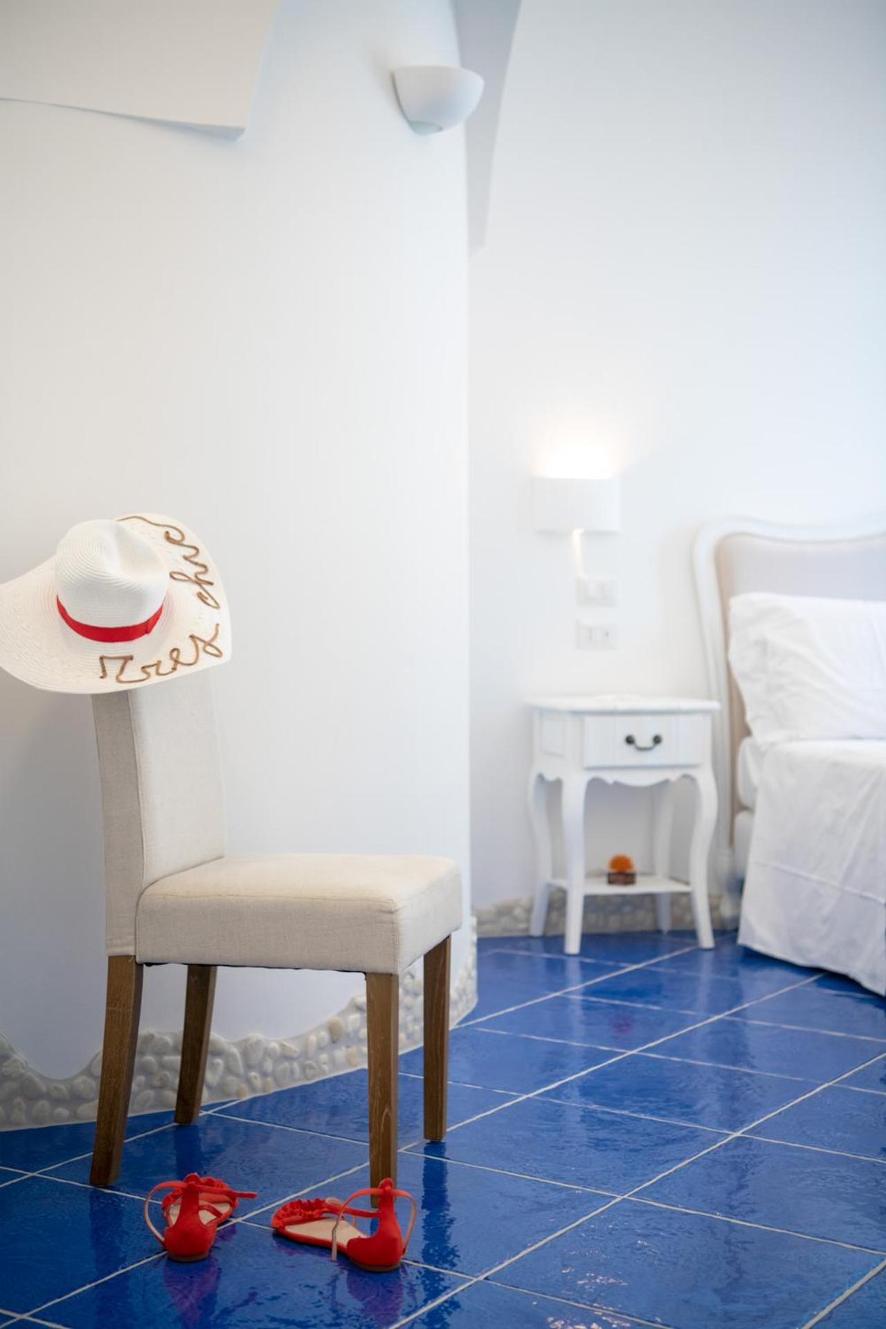 Junior Suite with Sea View - Photo 7