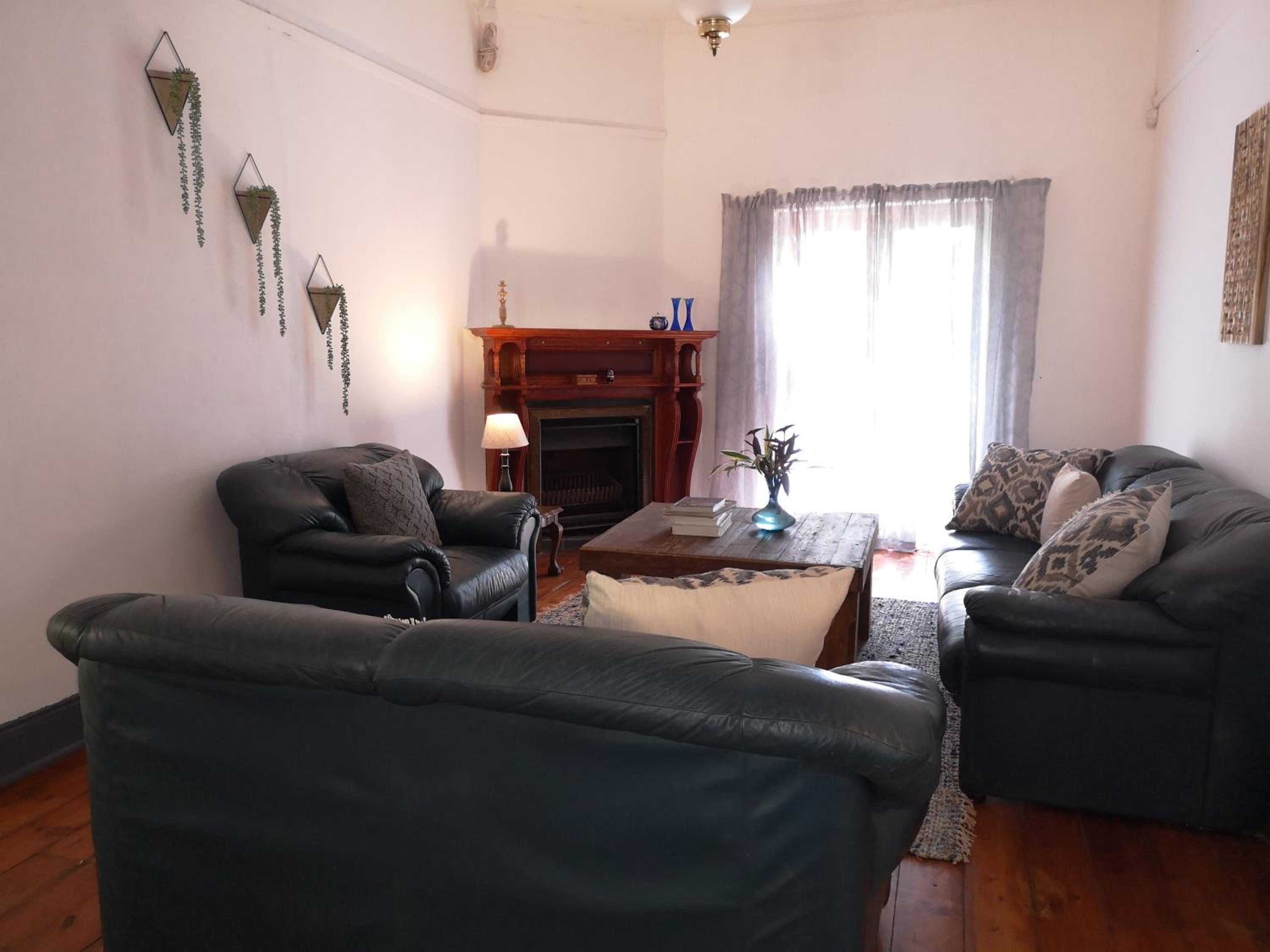 Three-Bedroom Villa - Photo 9
