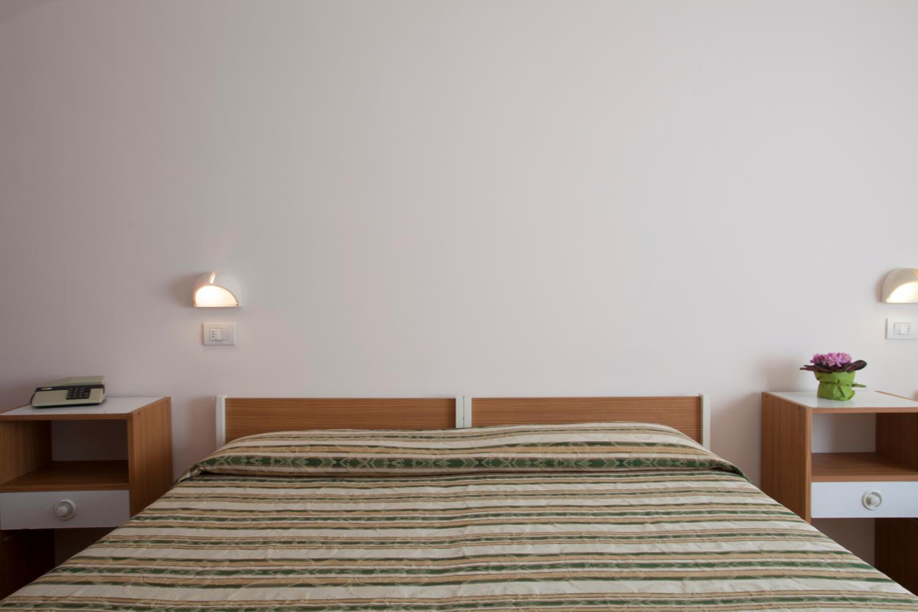 Double Room - Photo 8