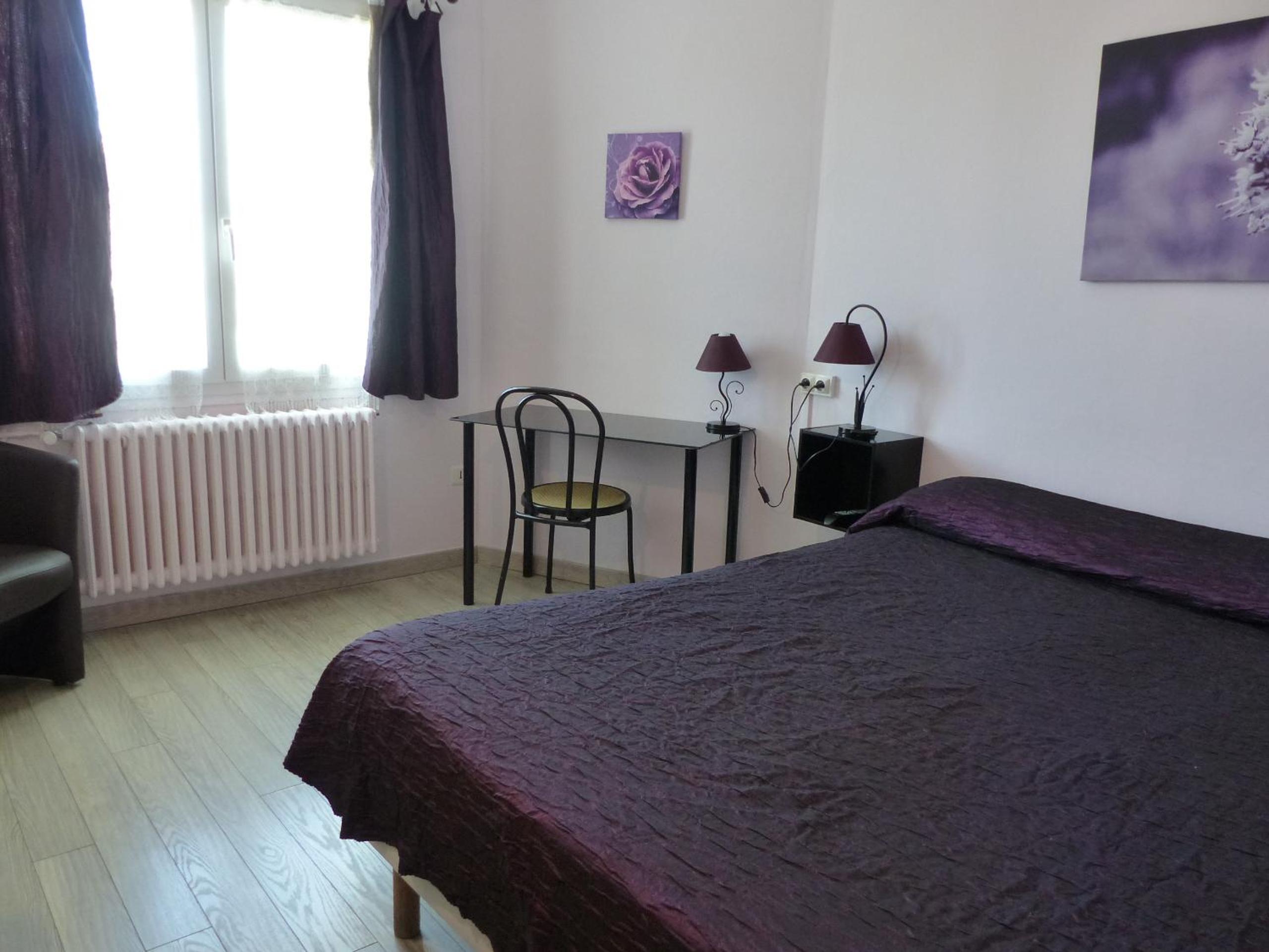 Double room with large bed