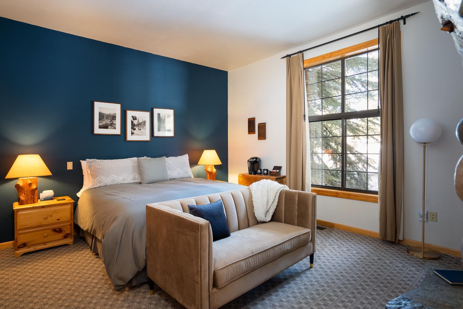 Deluxe King Room
