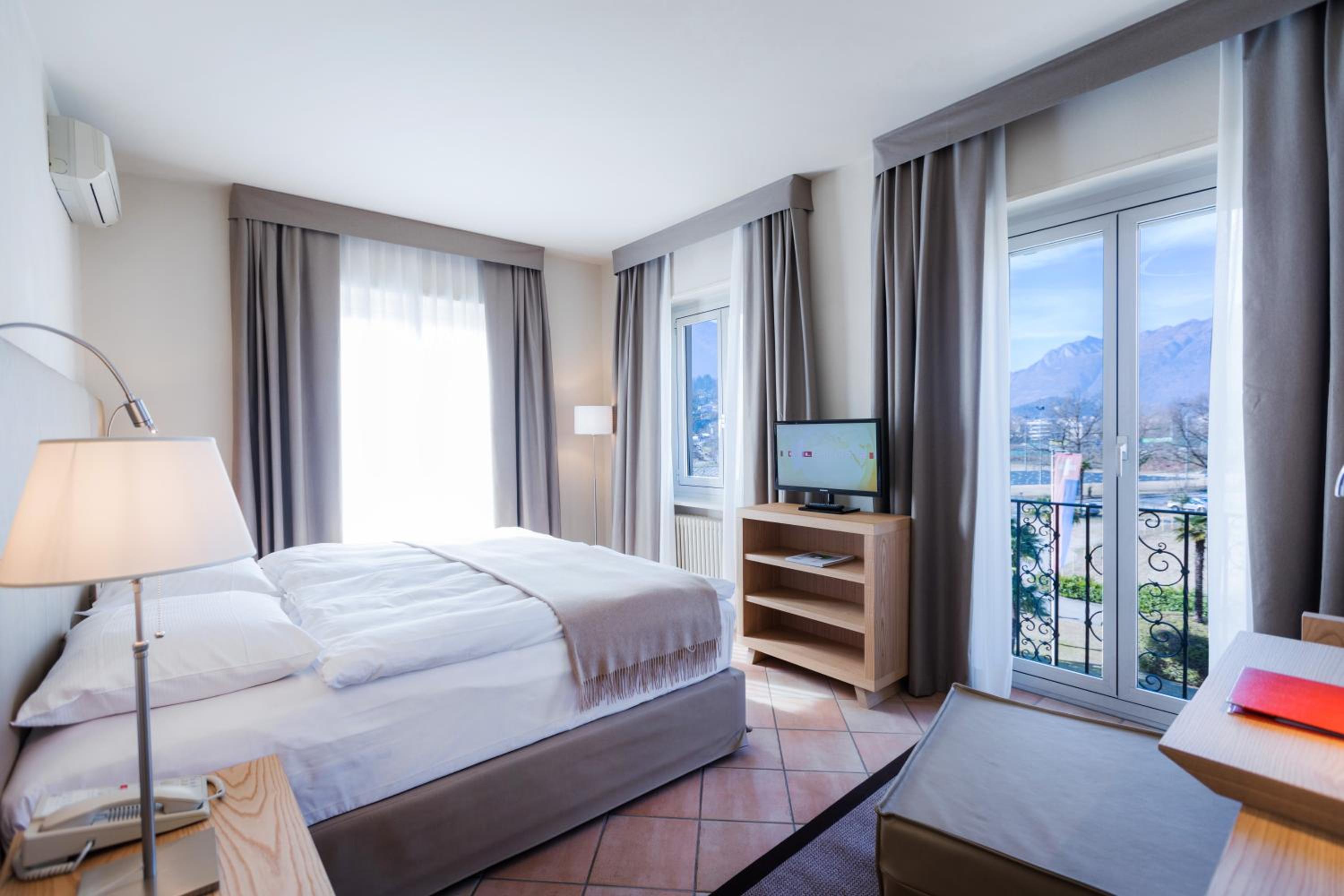 Classic Double Room with Spa Access - Photo 2