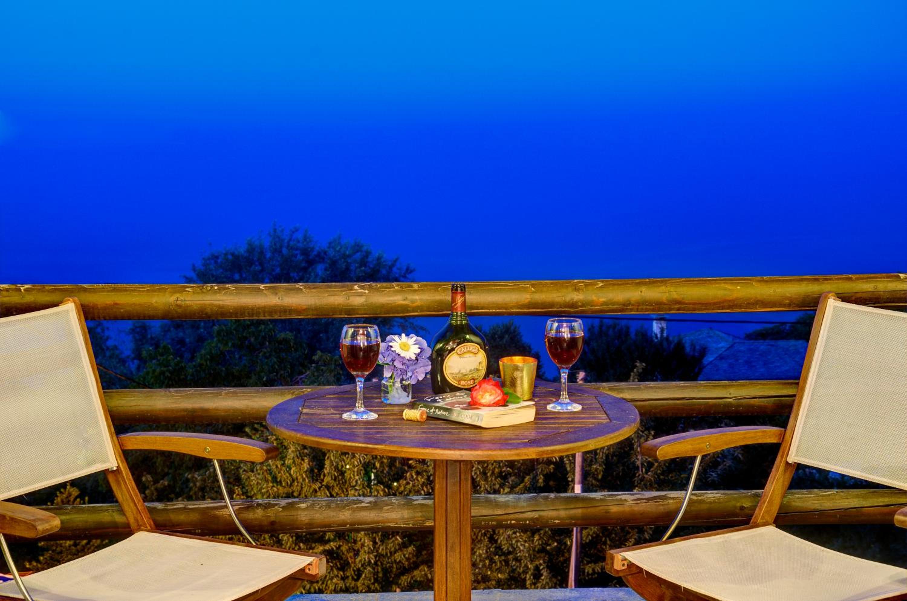 Deluxe Double or Twin Room with Balcony photo 2