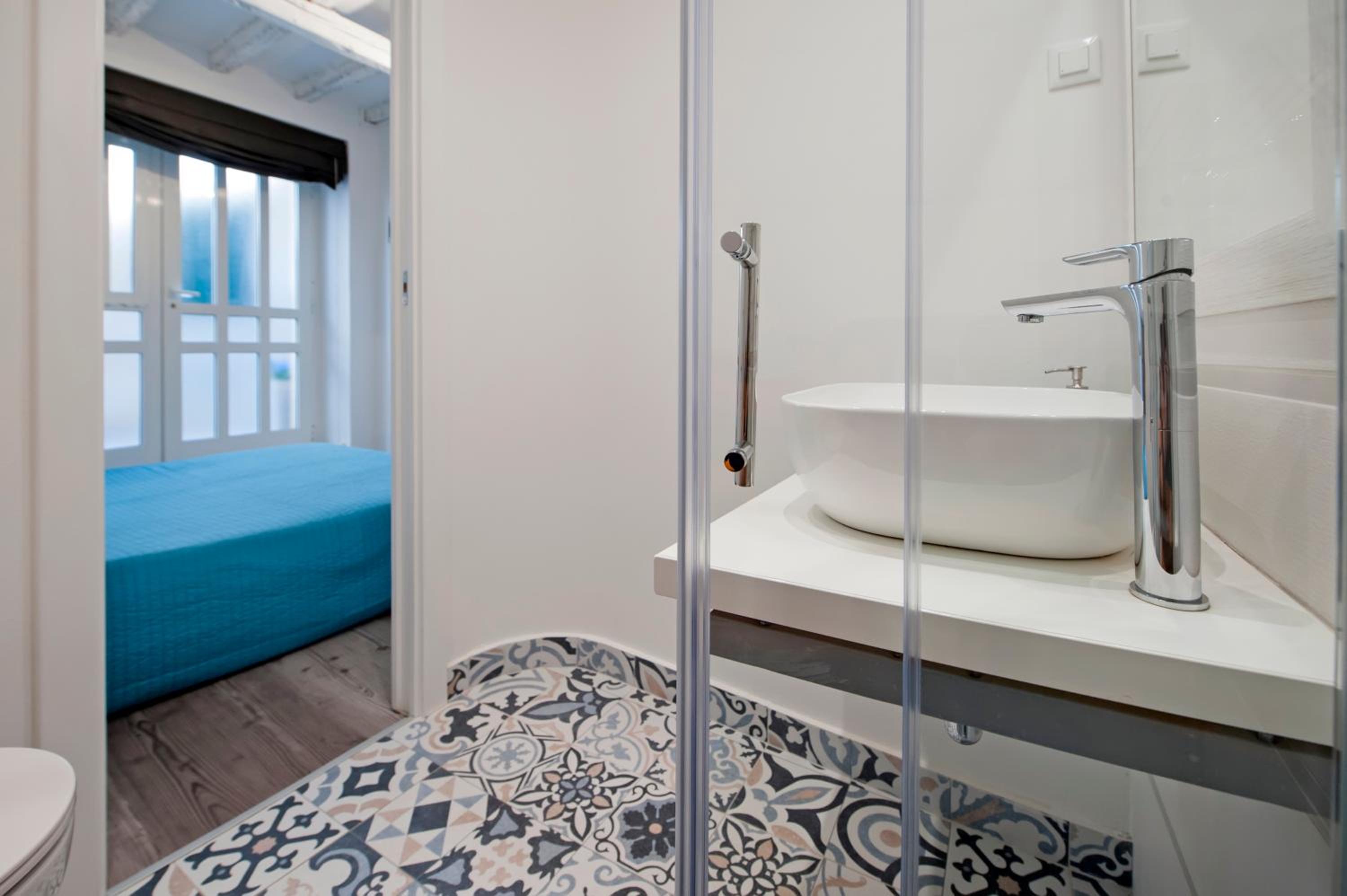 Double Room - Photo 7