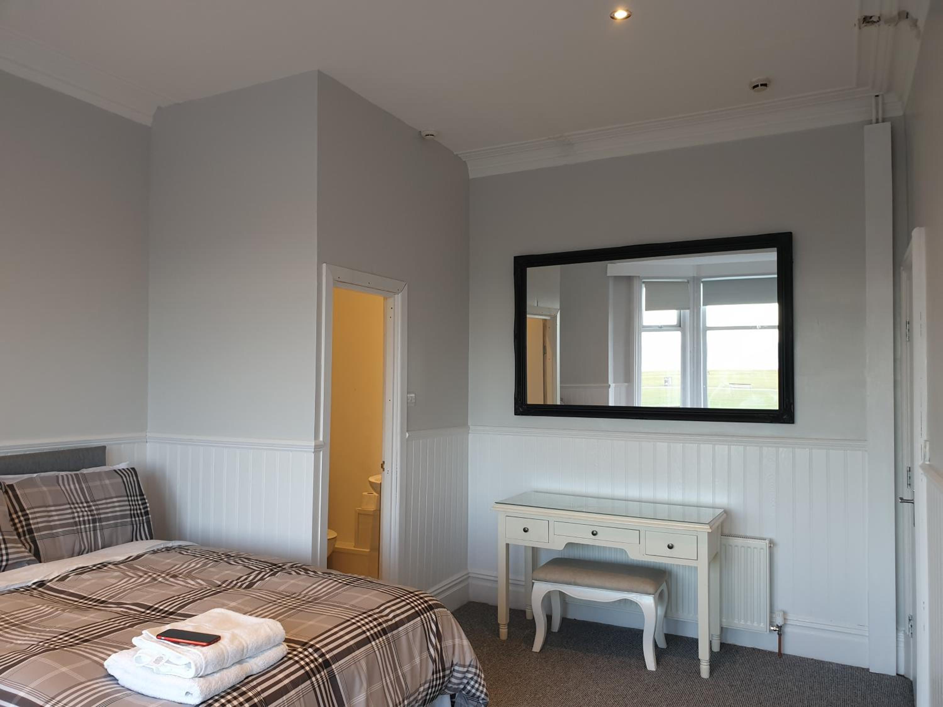 Superior Triple Room with Sea View - Photo 4