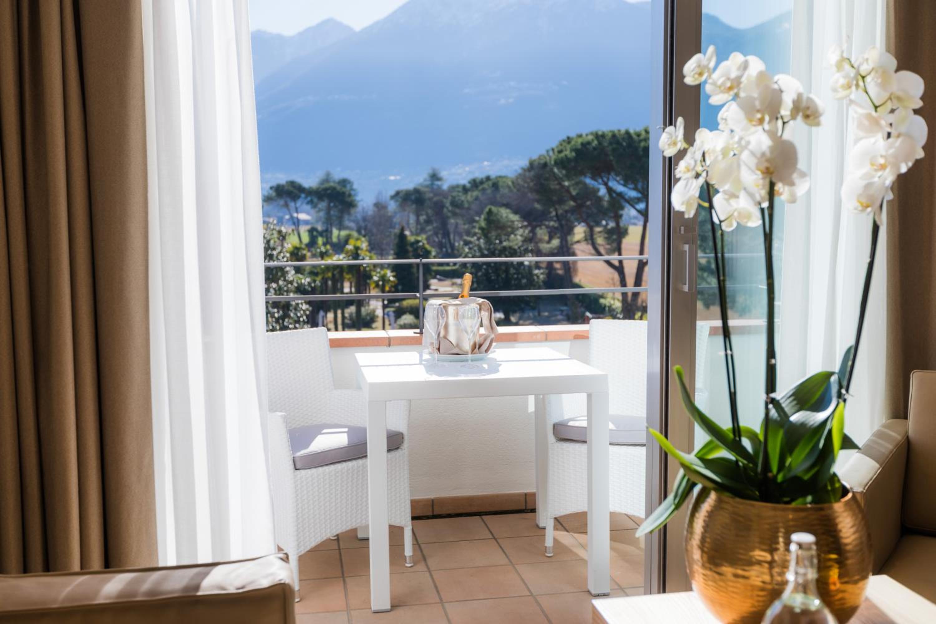 Deluxe Double Room with Balcony and Spa Access - Photo 13
