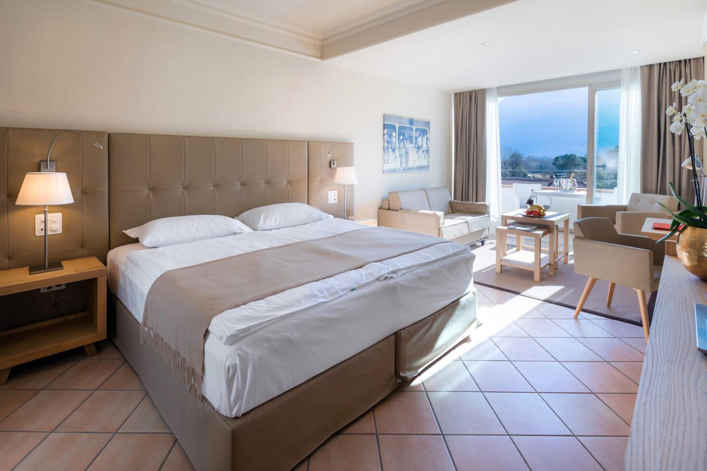 Deluxe Double Room with Balcony and Spa Access - Photo 8