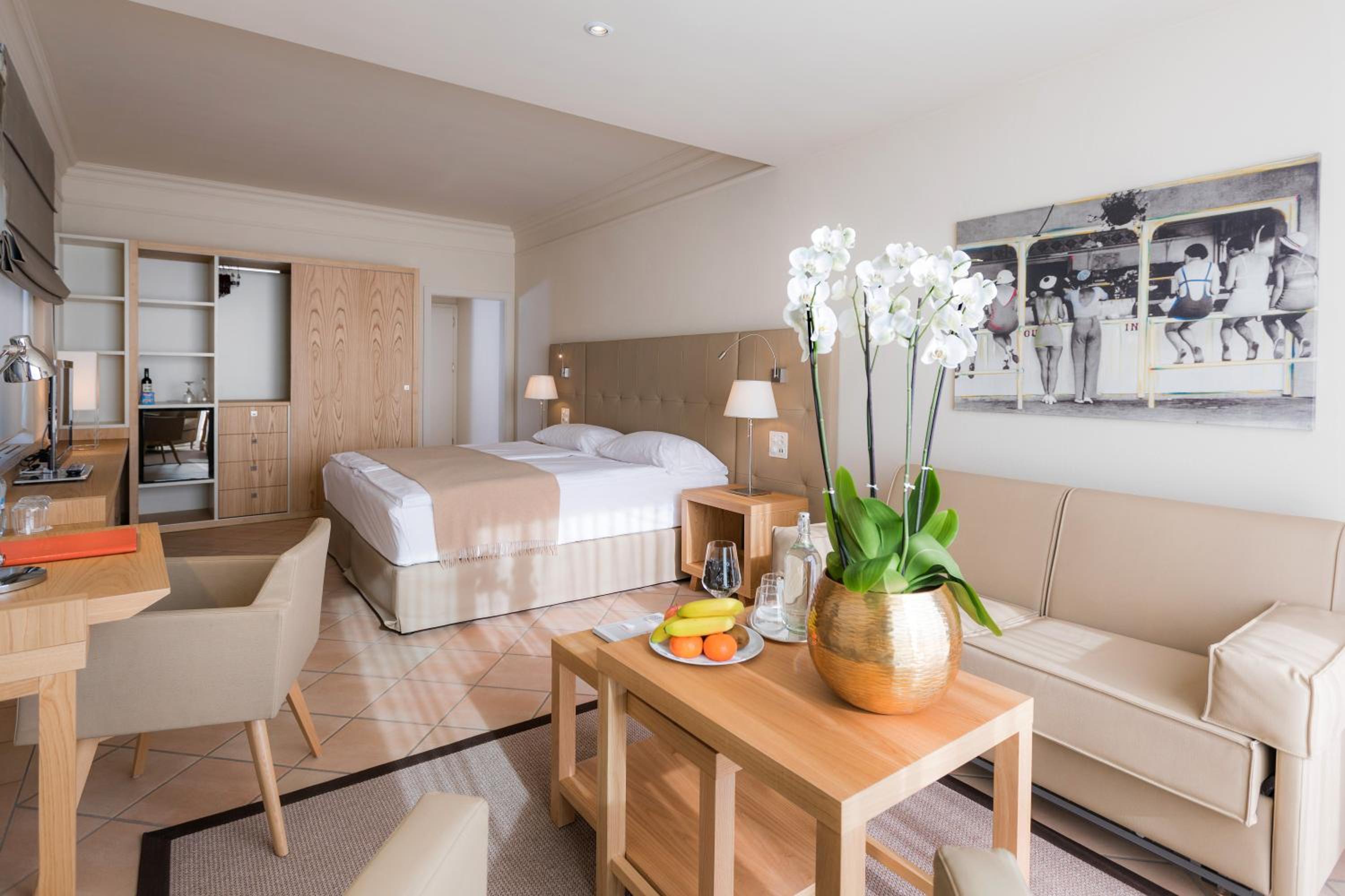 Deluxe Double Room with Balcony and Spa Access - Photo 6