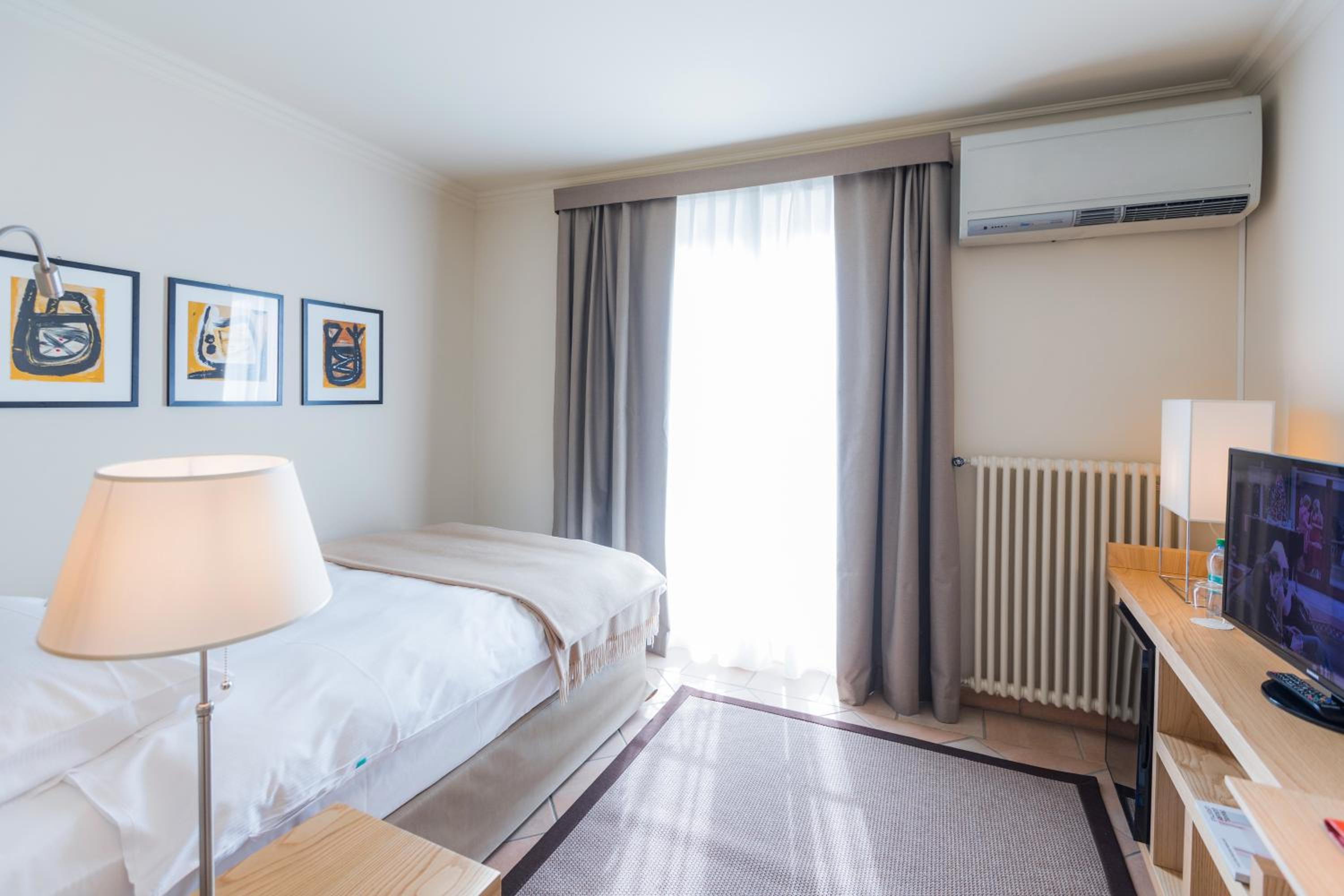 Classic Single Room with Spa Access