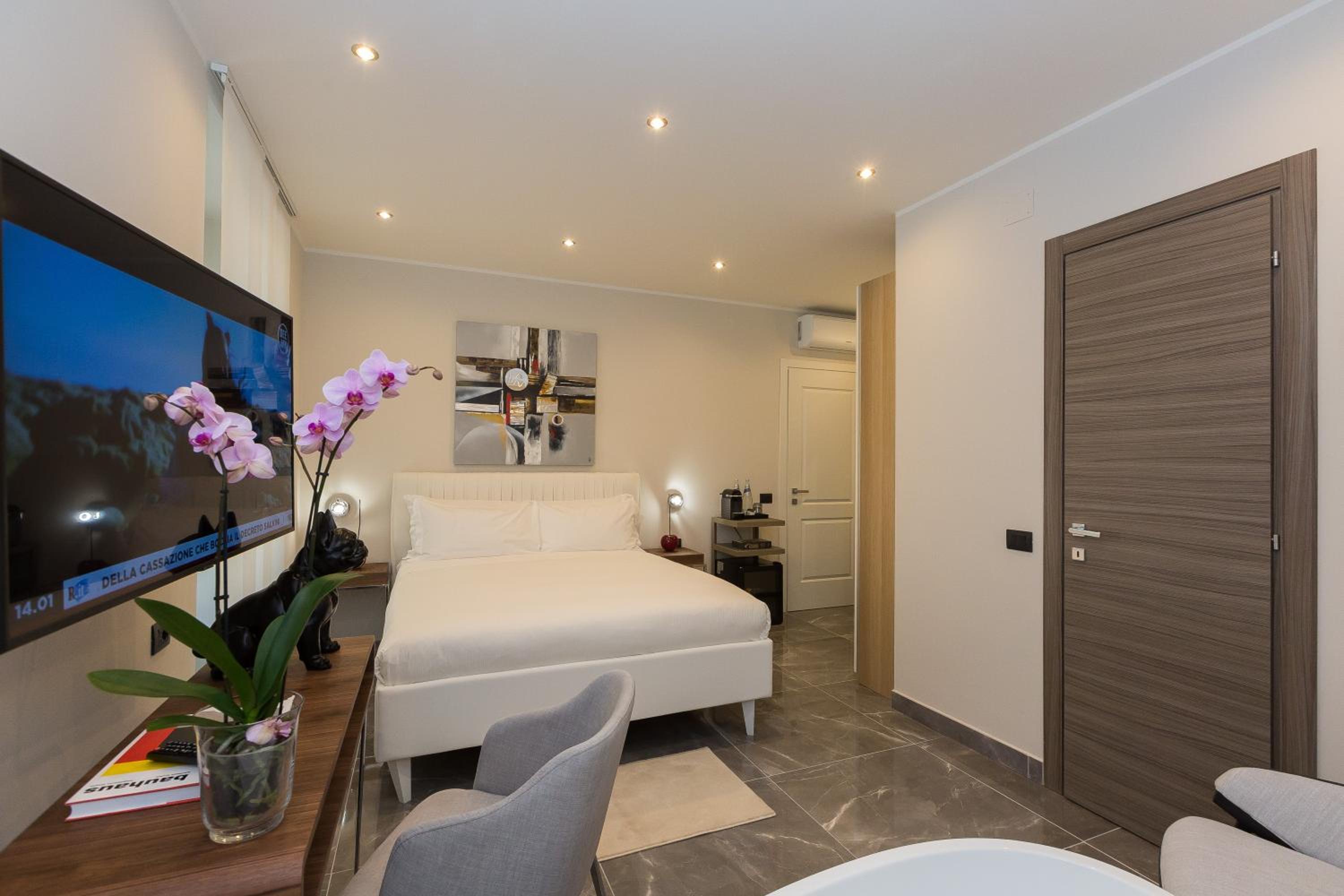 Deluxe Double Room with Bath photo 1