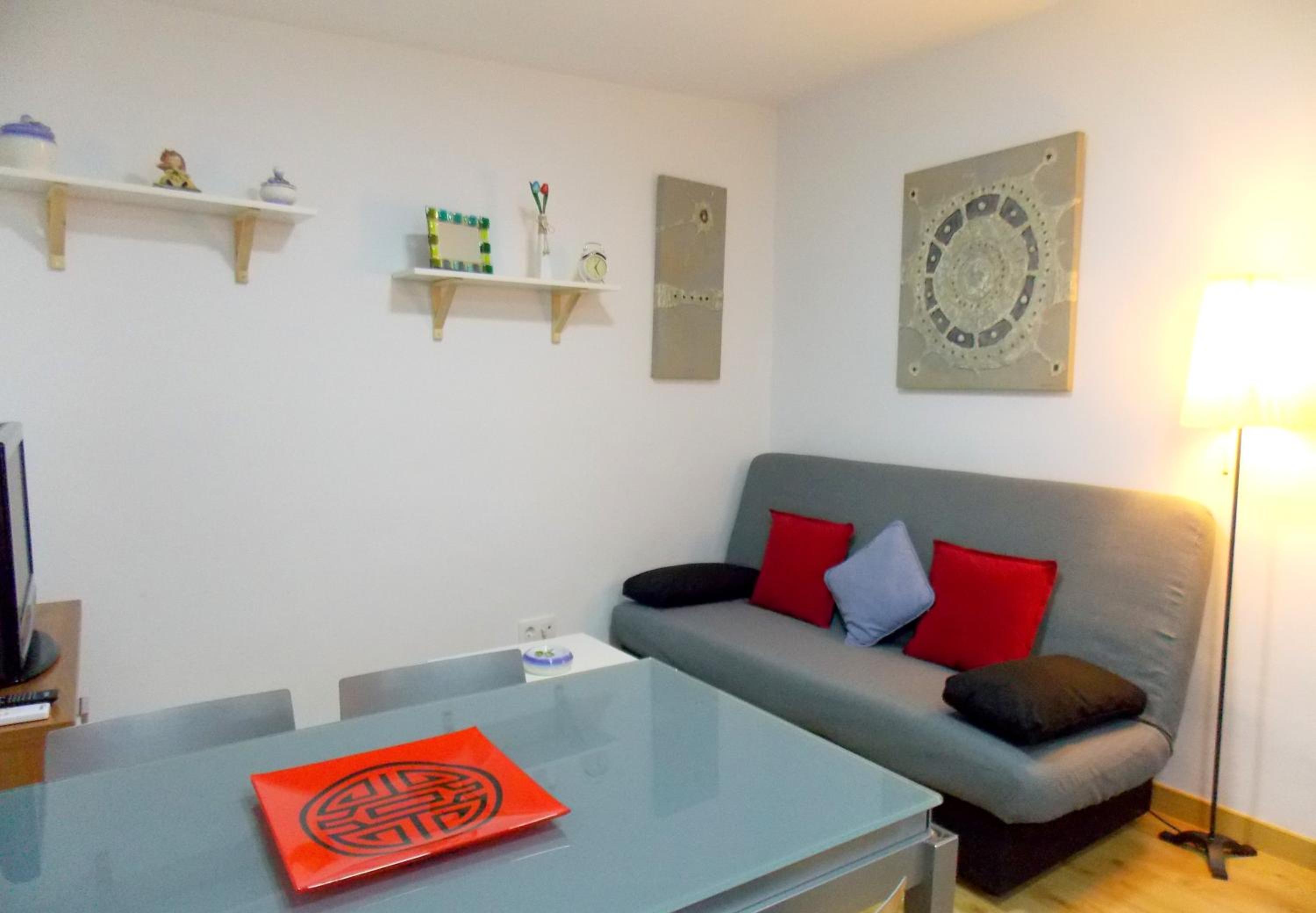 One-Bedroom Apartment photo 3