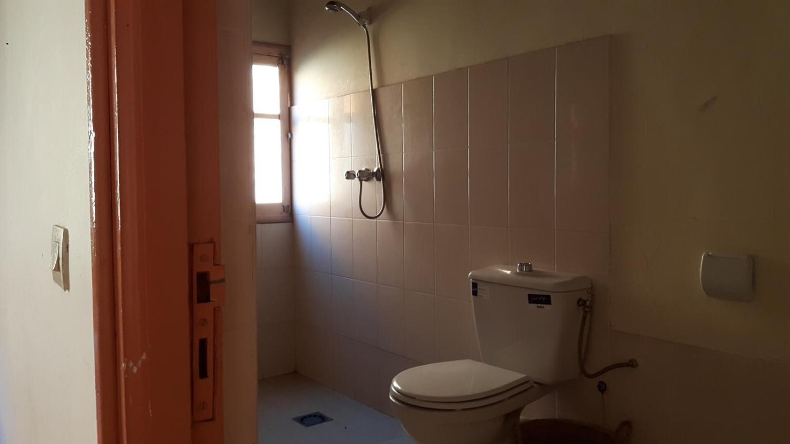 Quadruple Room with Private Bathroom - Photo 2