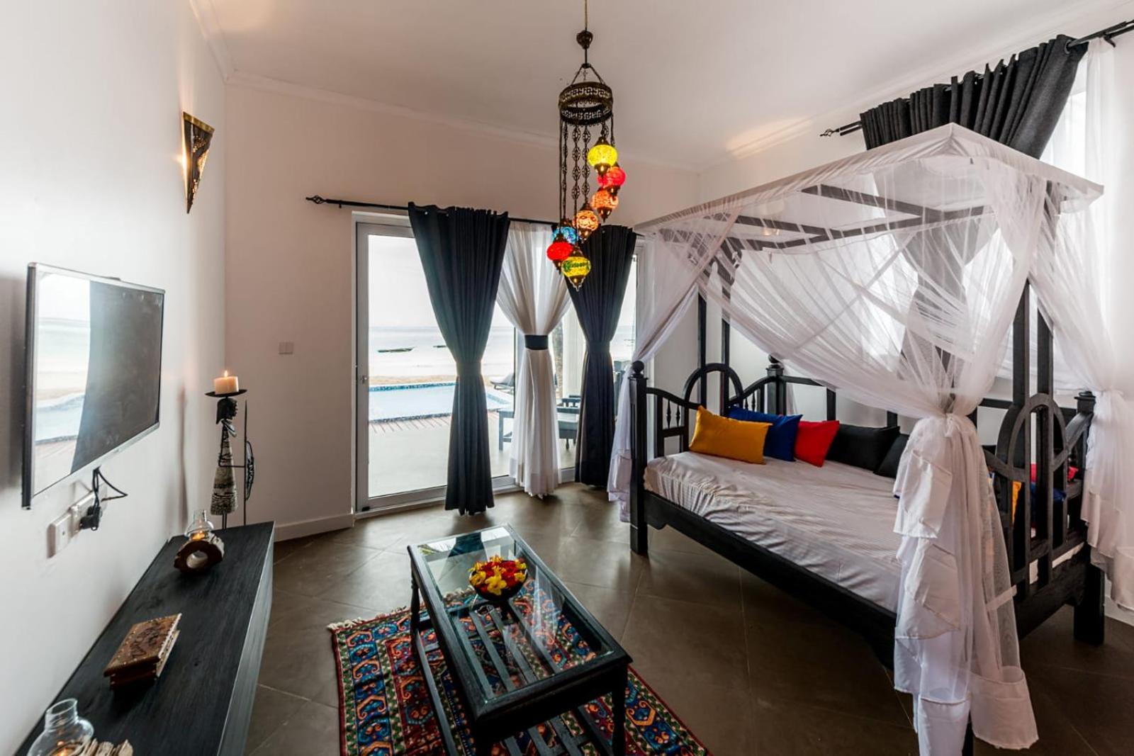 King Suite with Ocean View photo 2