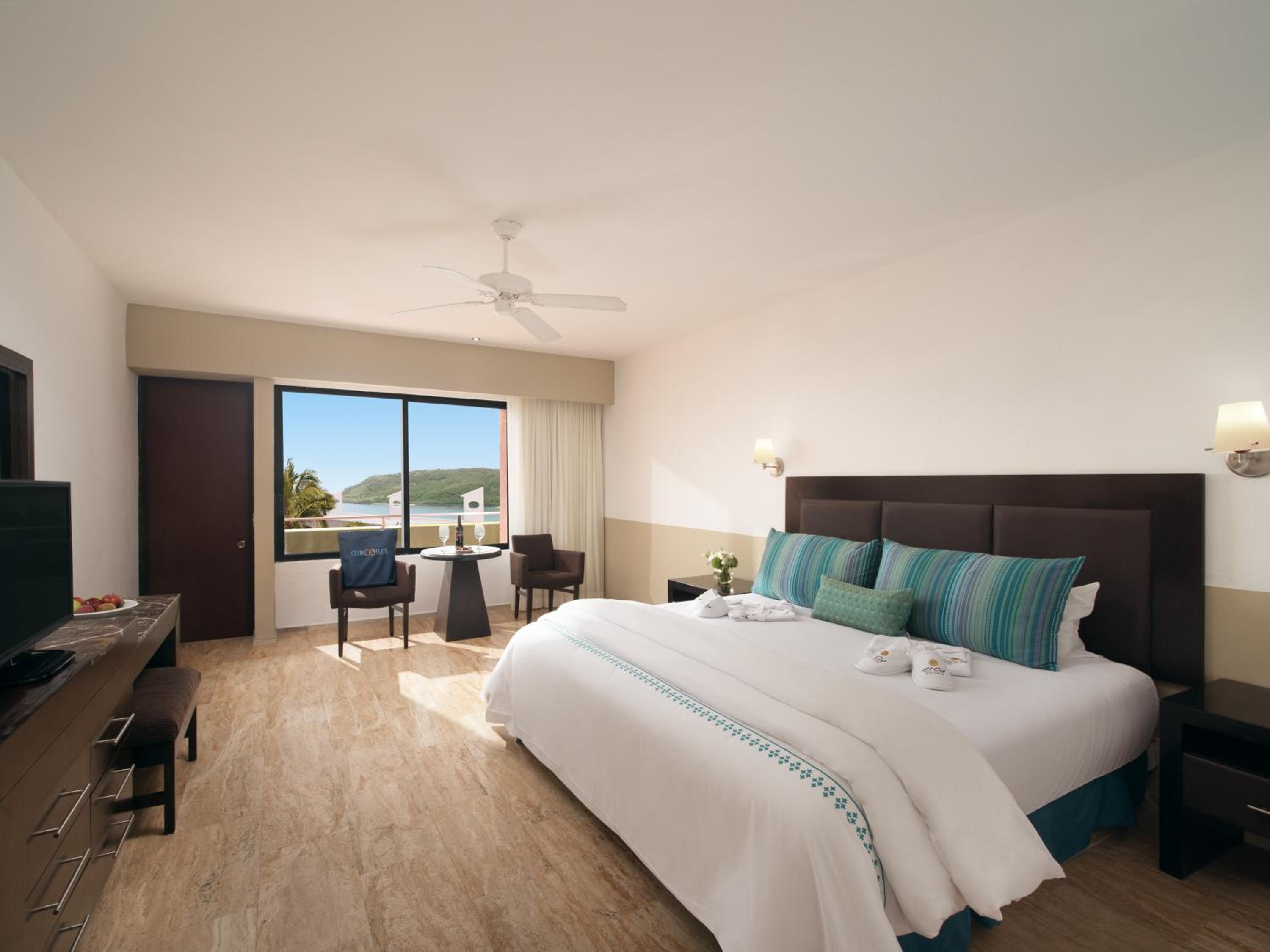Room with Ocean View - Photo 2