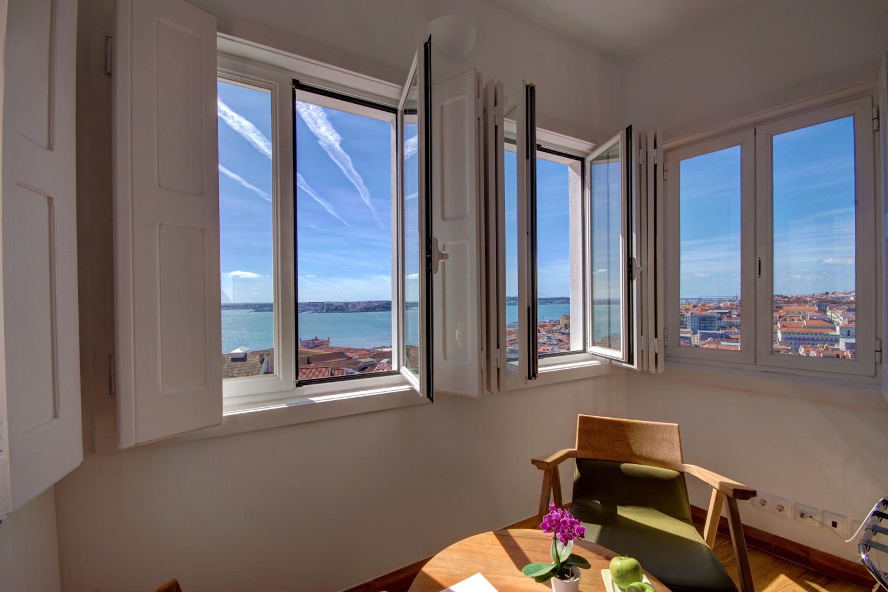 Luxury Suite Panoramic River and City View - Photo 3