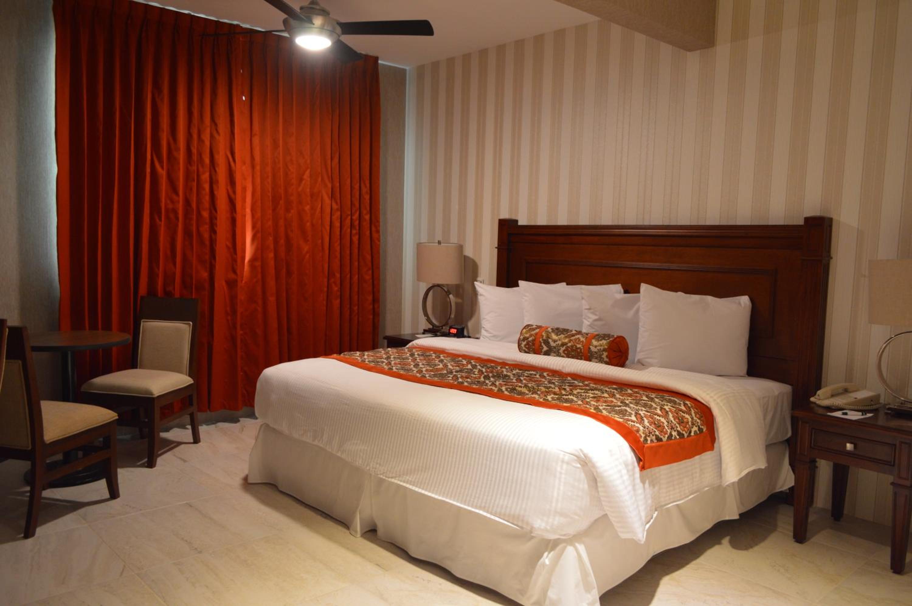 Deluxe Junior Suite - Photo 3