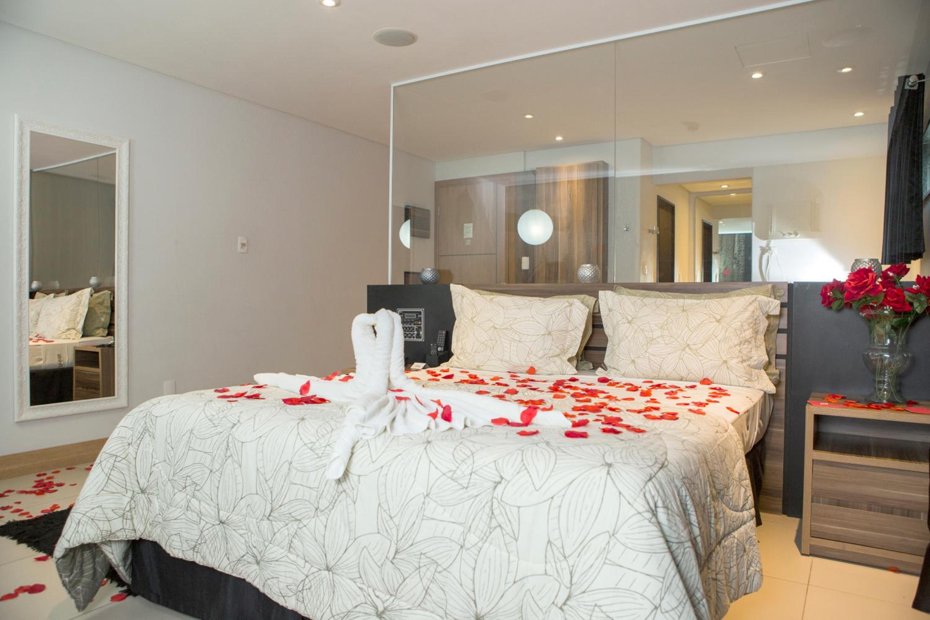 Deluxe Double Room with Hot Tub photo 1