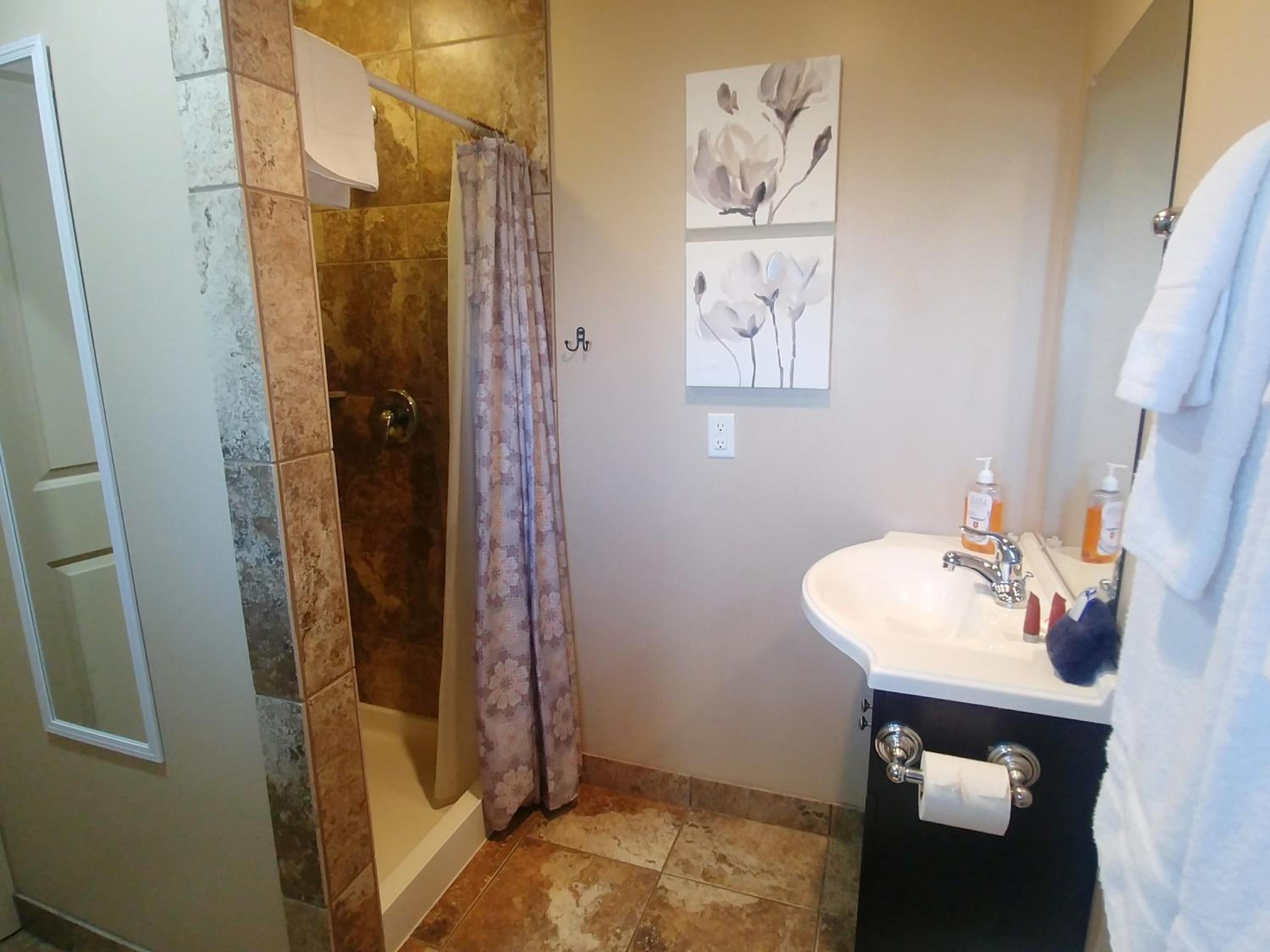 Queen Room - Photo 4