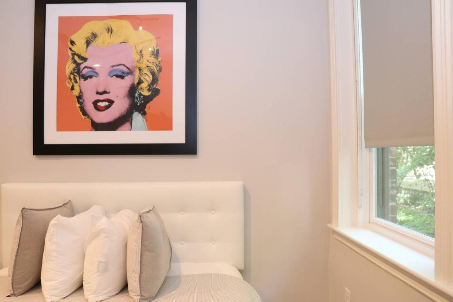 One-Bedroom Apartment - Photo 12