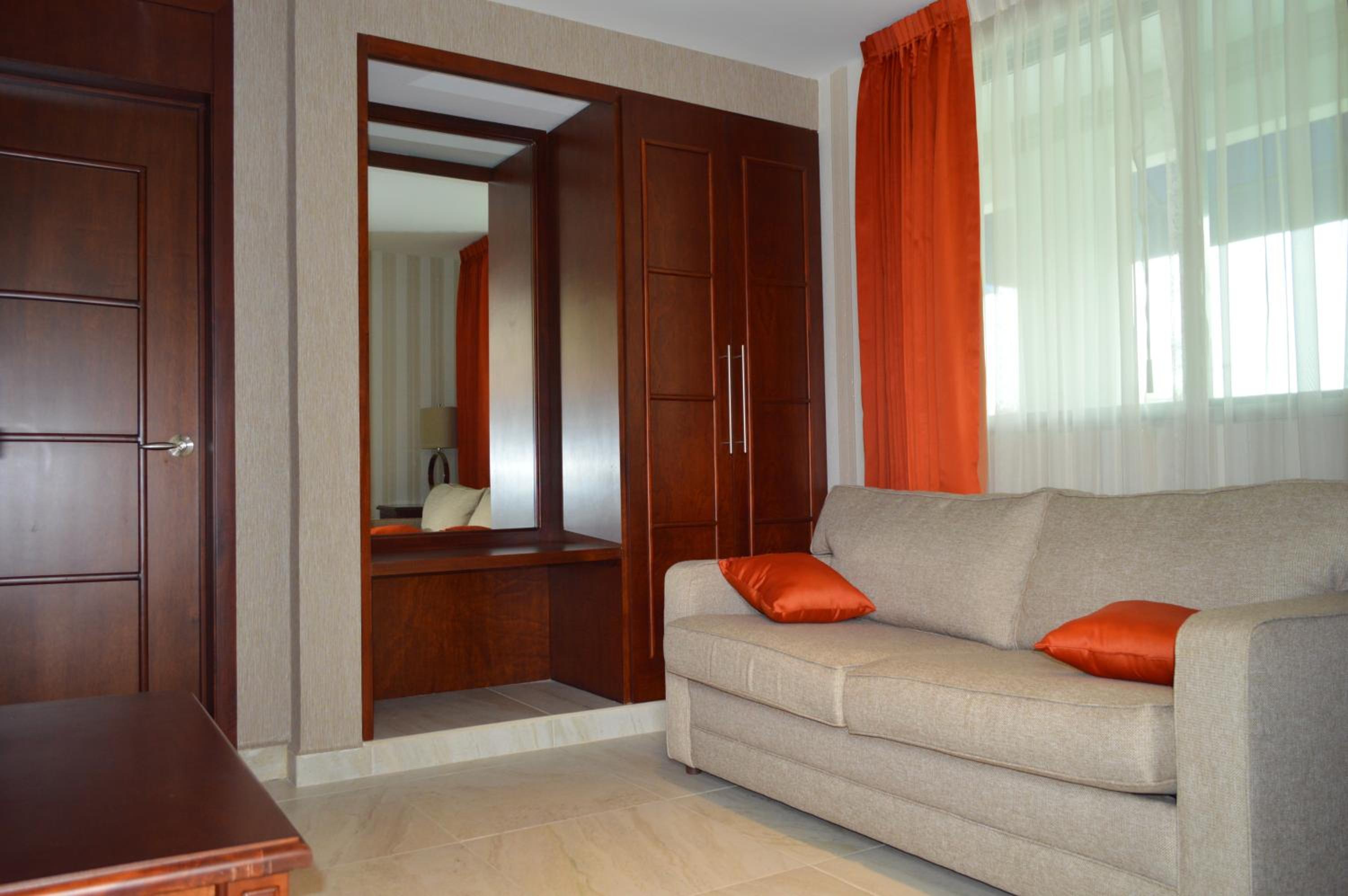 Deluxe Junior Suite - Photo 4