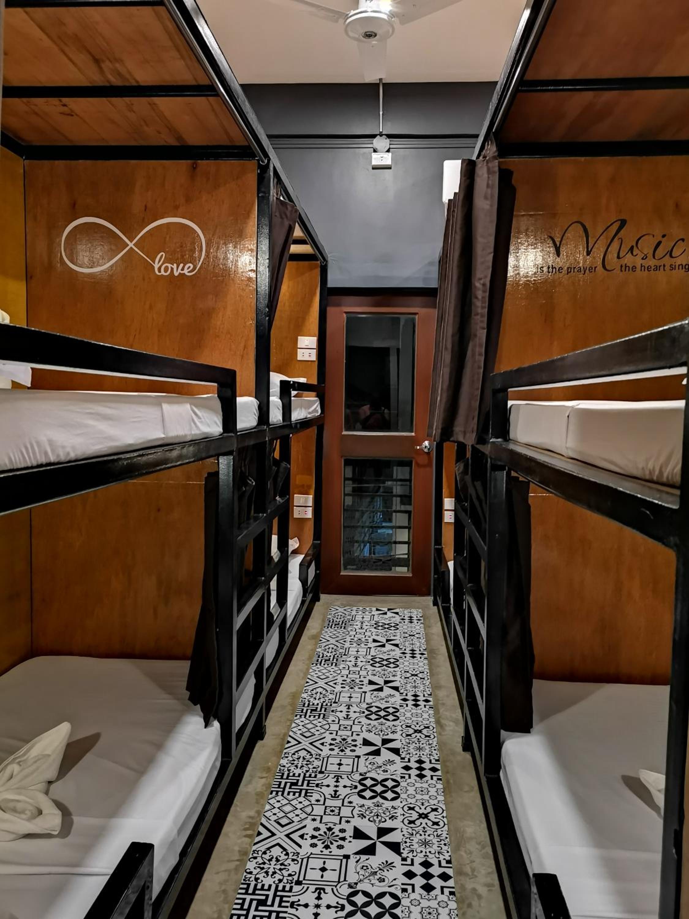 Bed in 8-Bed Mixed Dormitory Room photo 2