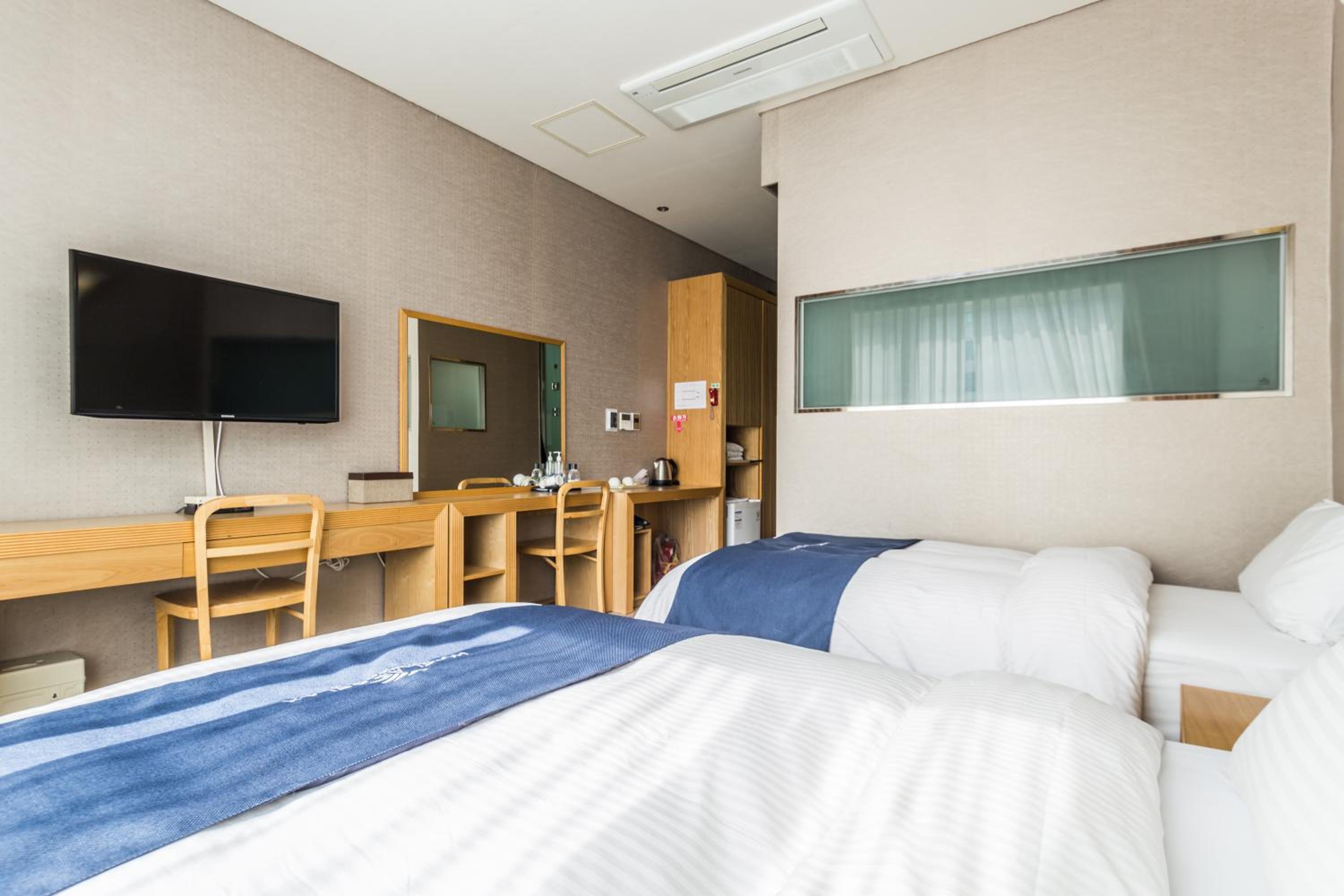 One-Bedroom Suite photo 3