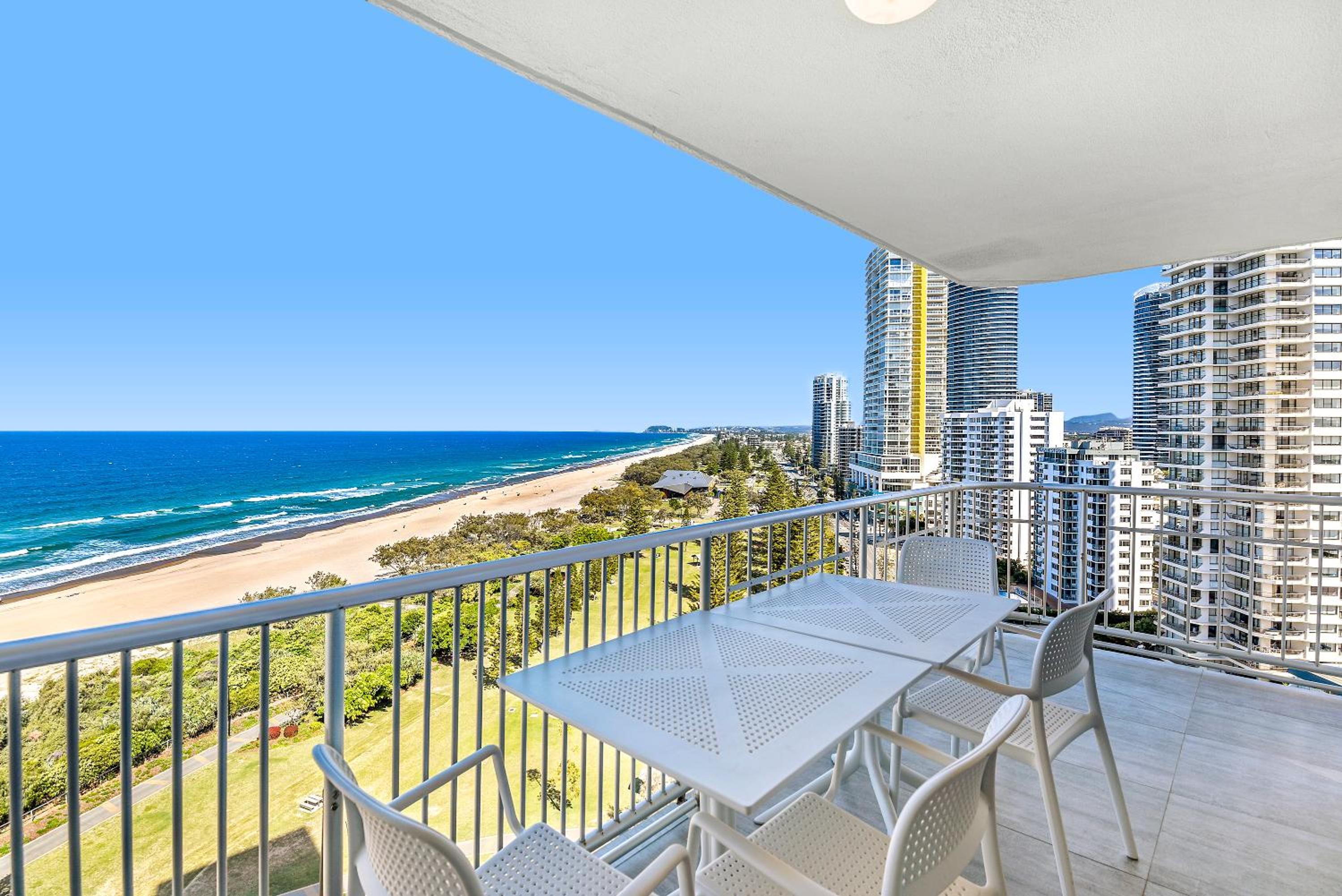 Classic One Bedroom Ocean View - Photo 2