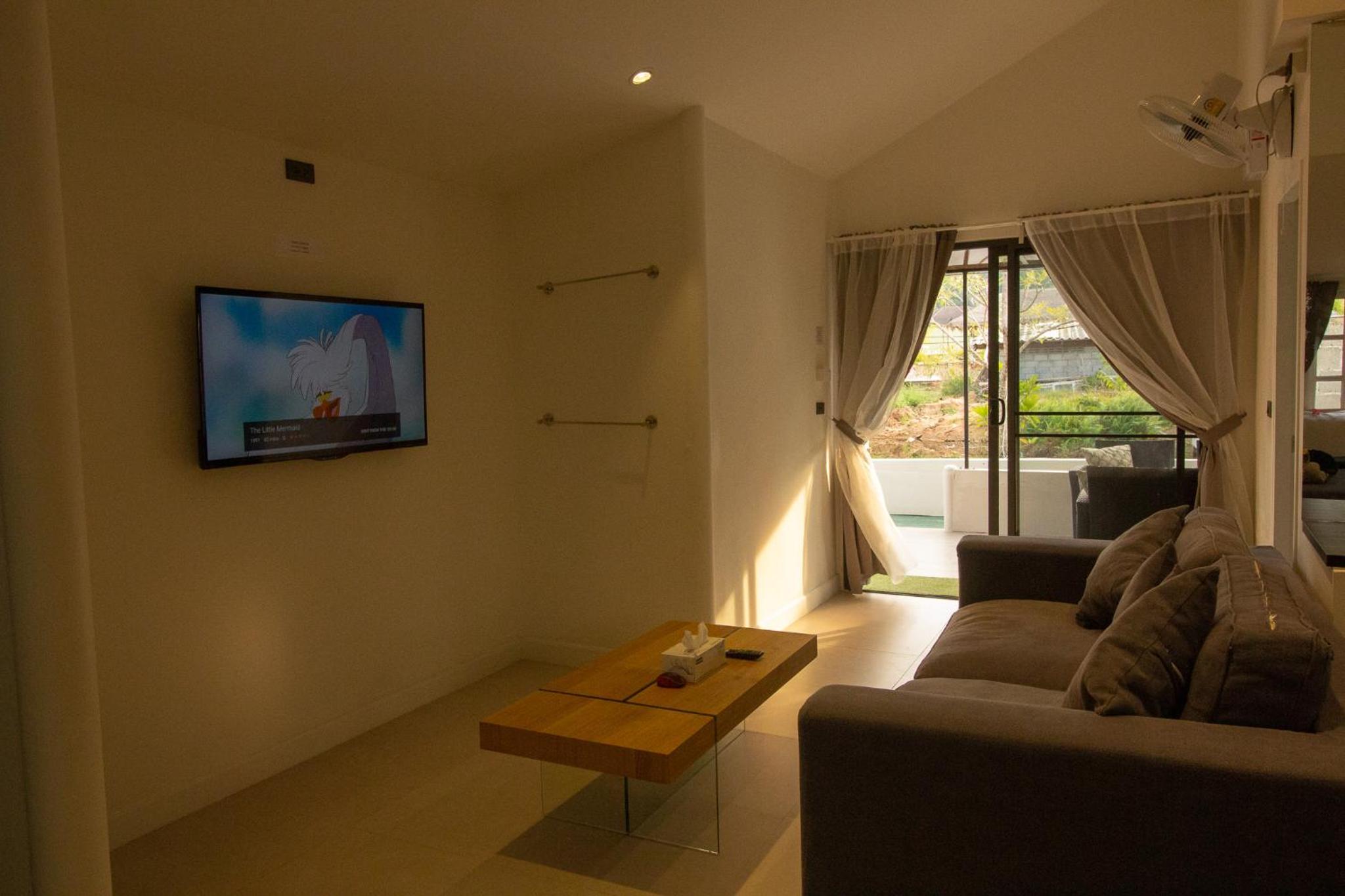 Bungalow Number 6 - Photo 7