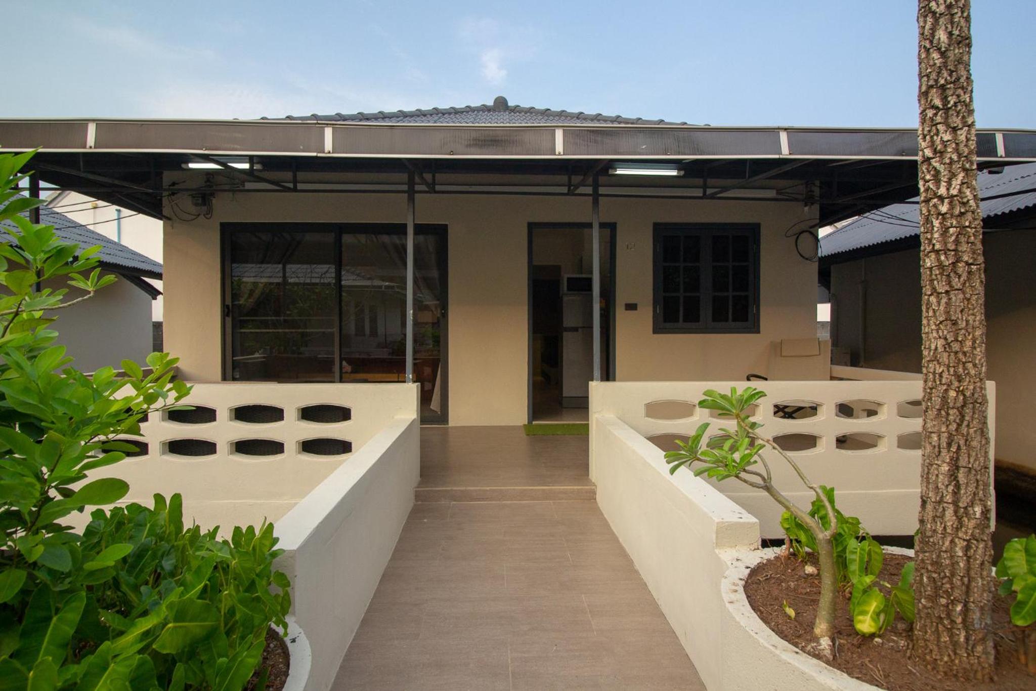 Two-Bedroom Bungalow Number 12 photo 3