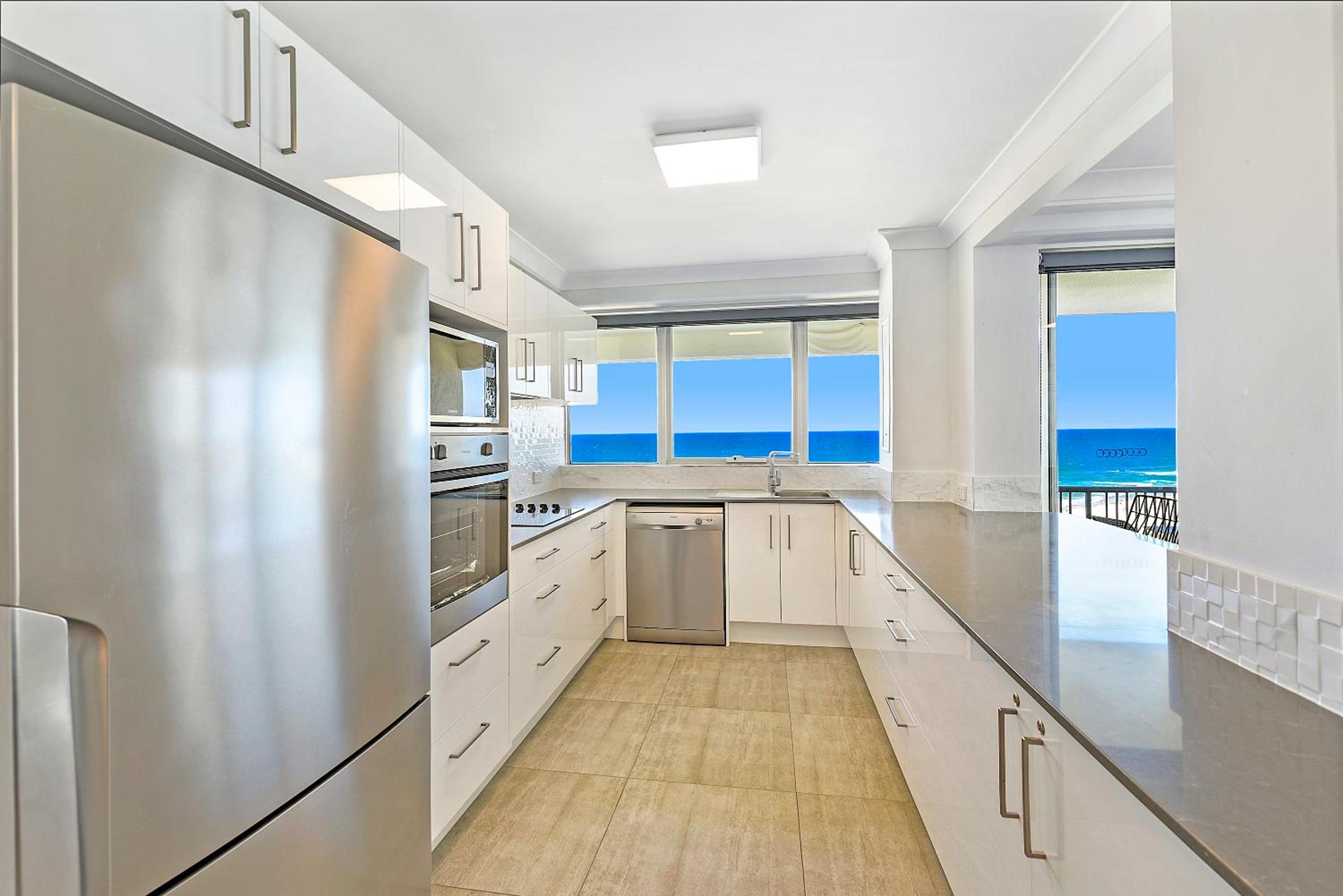 Superior One Bedroom Ocean View - Photo 4