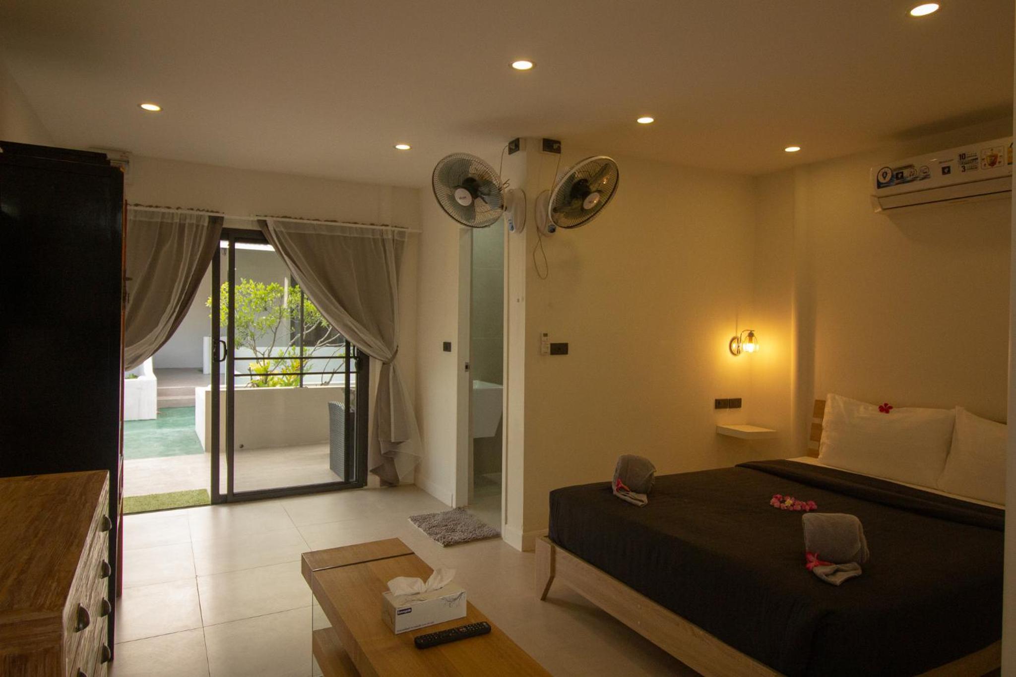 Bungalow Number 10 - Photo 6