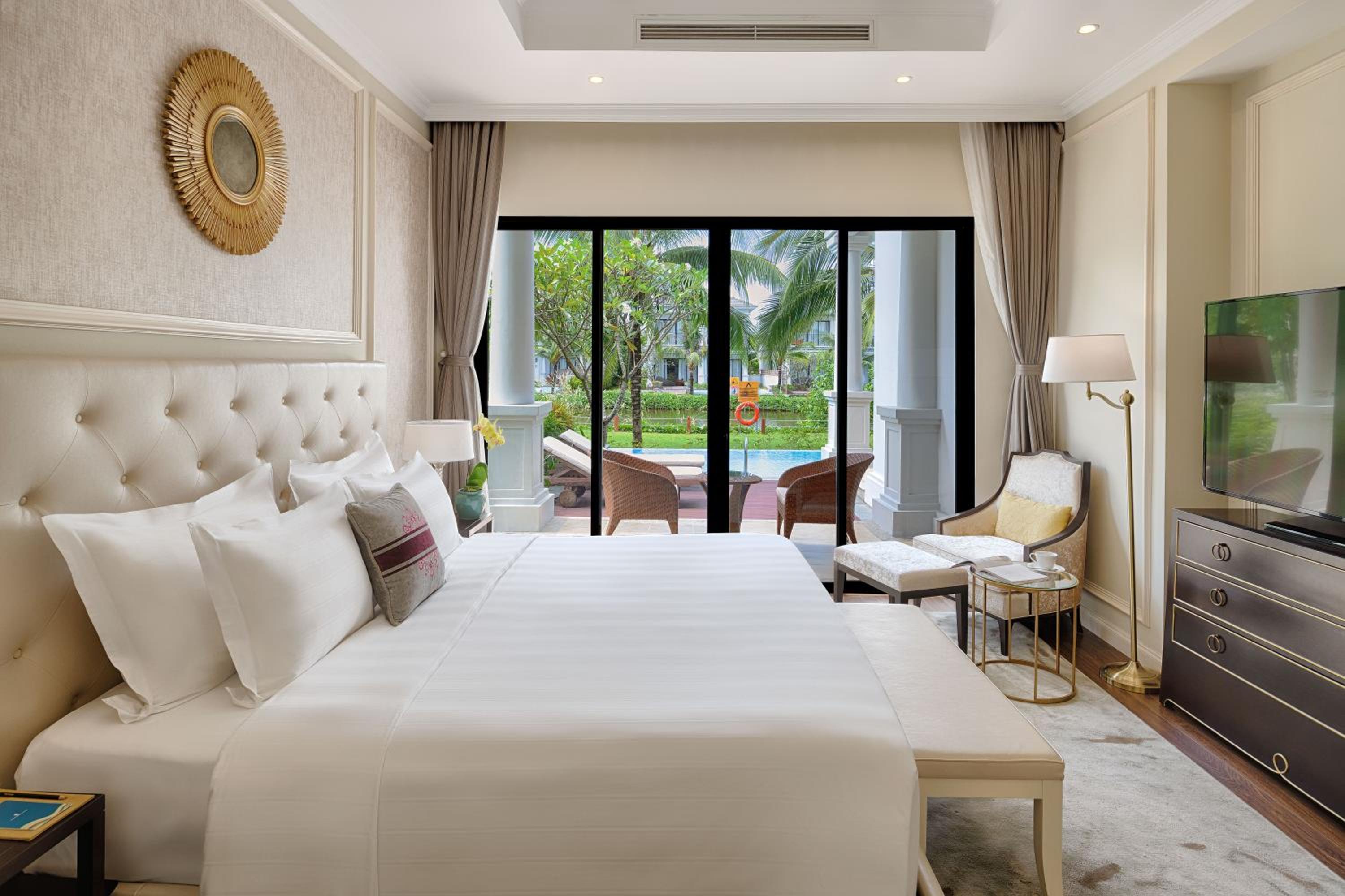 Villa 2 Bedrooms with VinWonders Ticket (1 time)