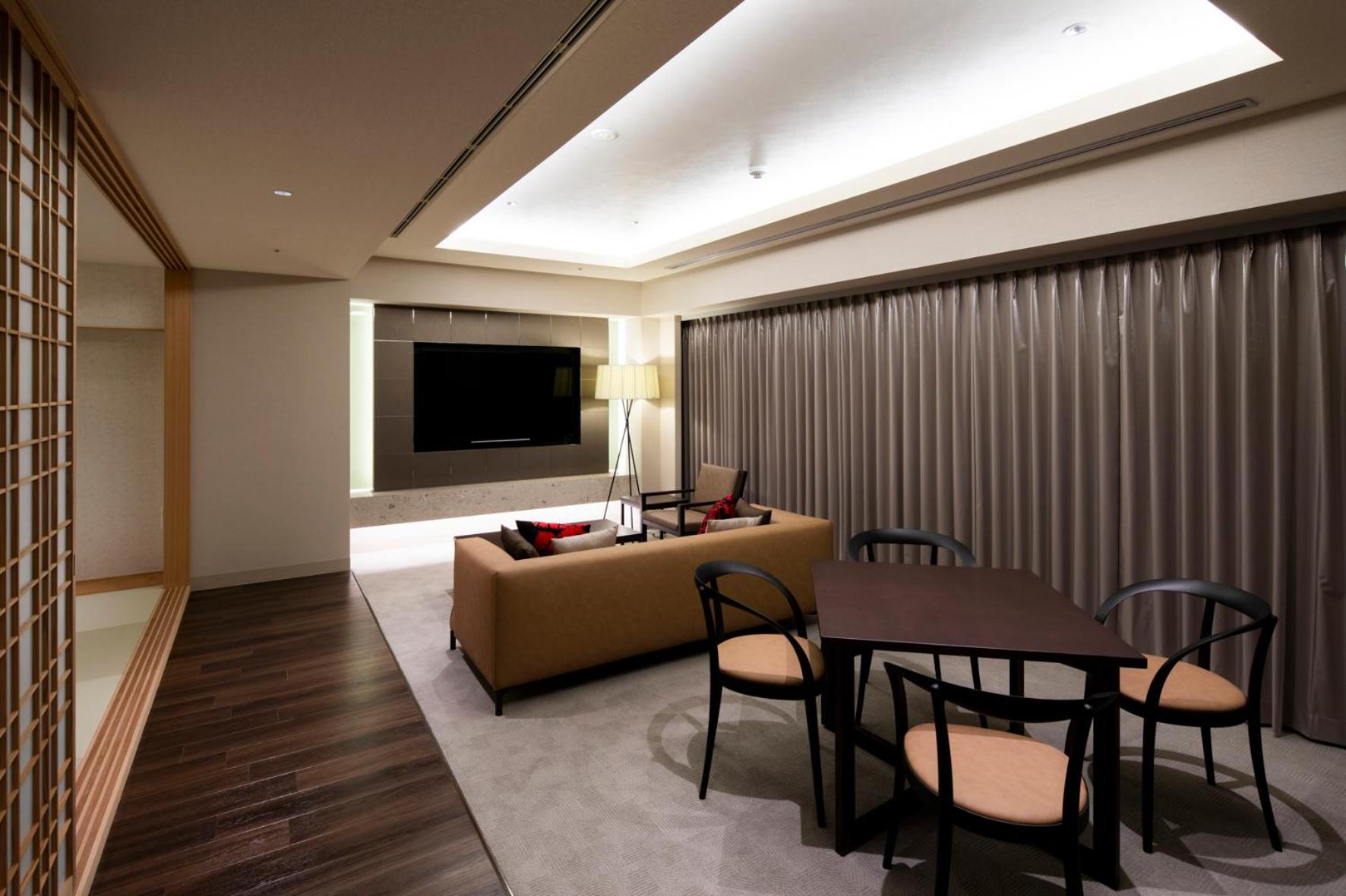 Suite - Photo 12